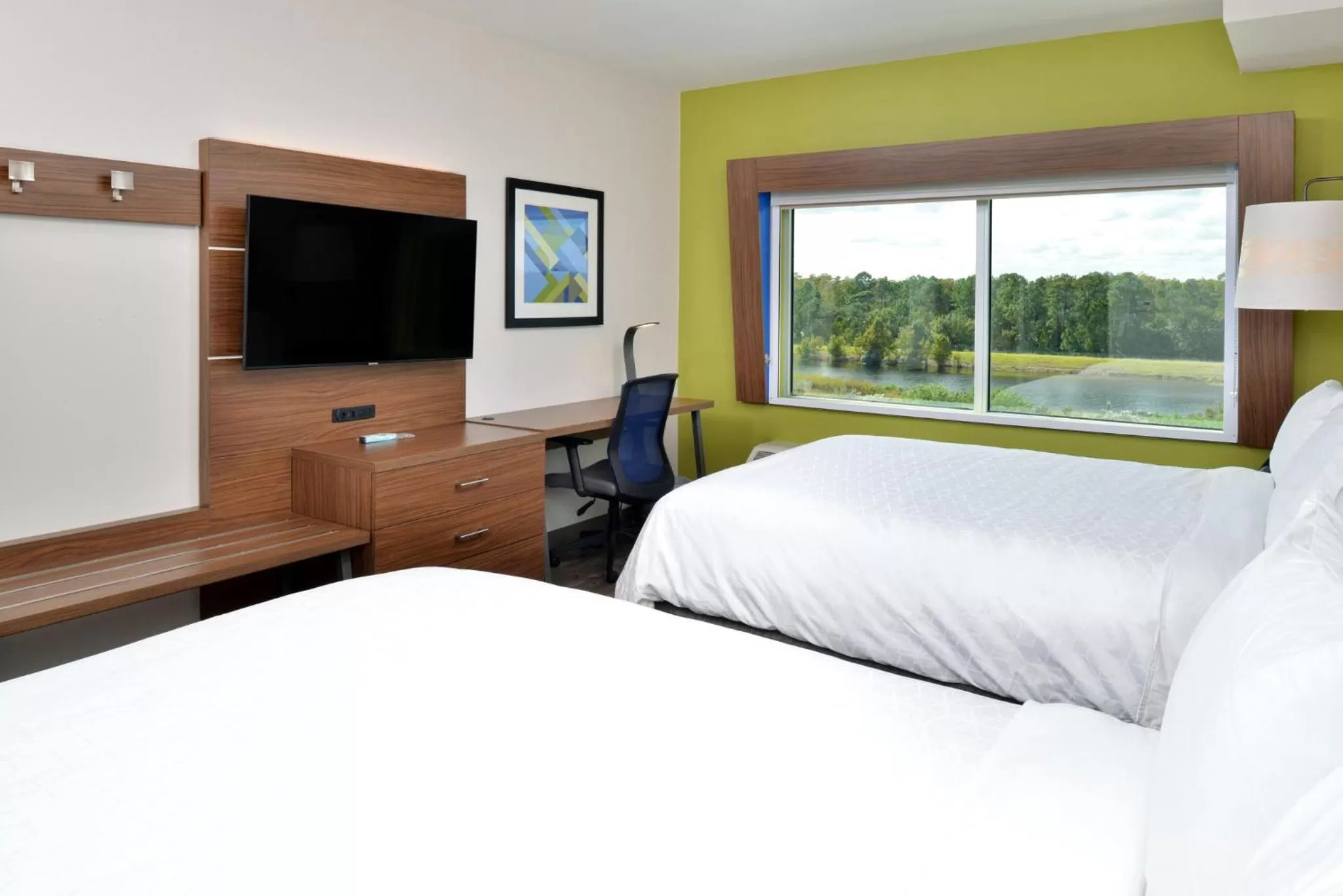 Photo of the whole room, Bed in Holiday Inn Express Orlando - South Park by IHG