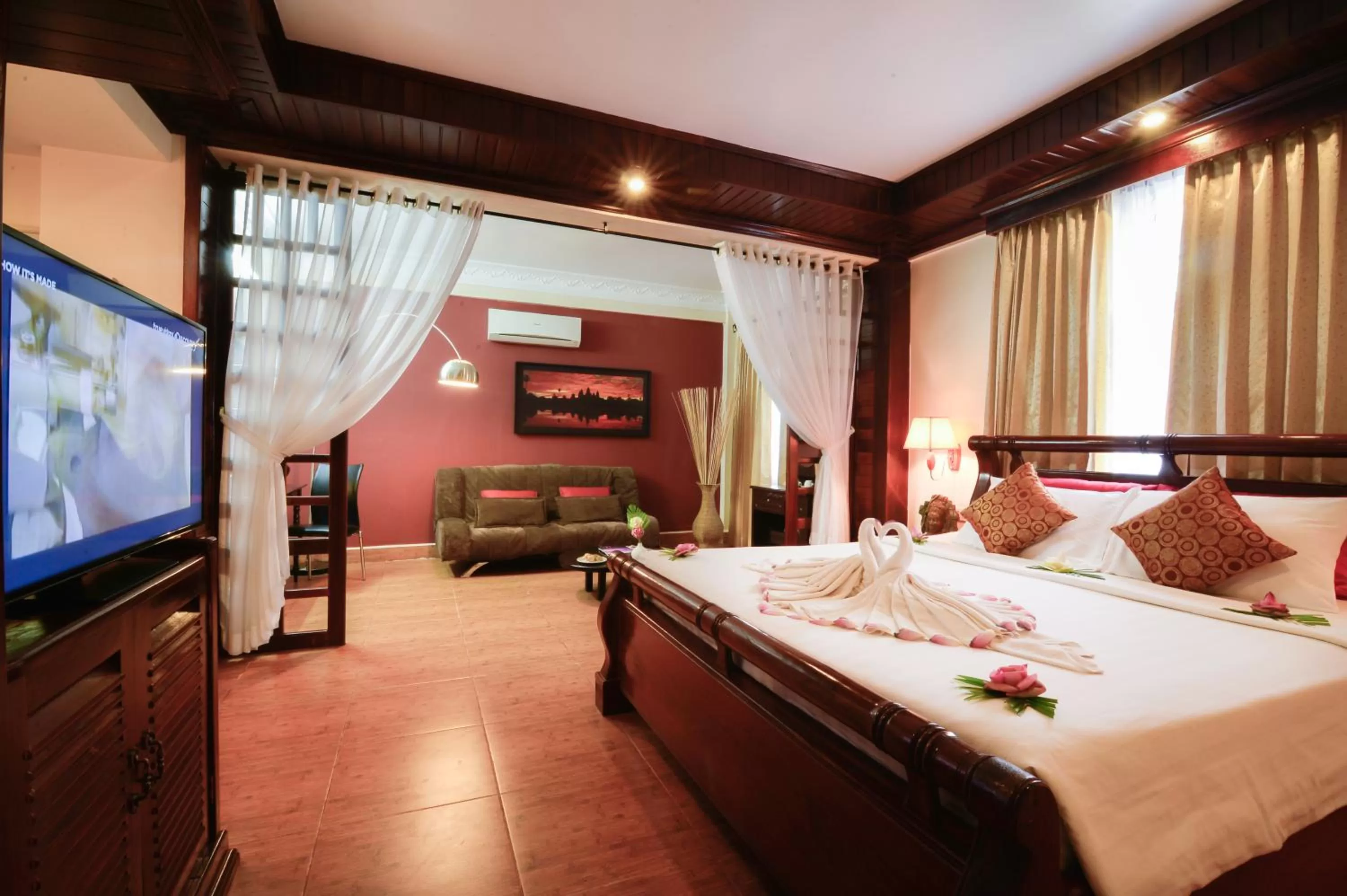 Bed in Angkor Pearl Hotel