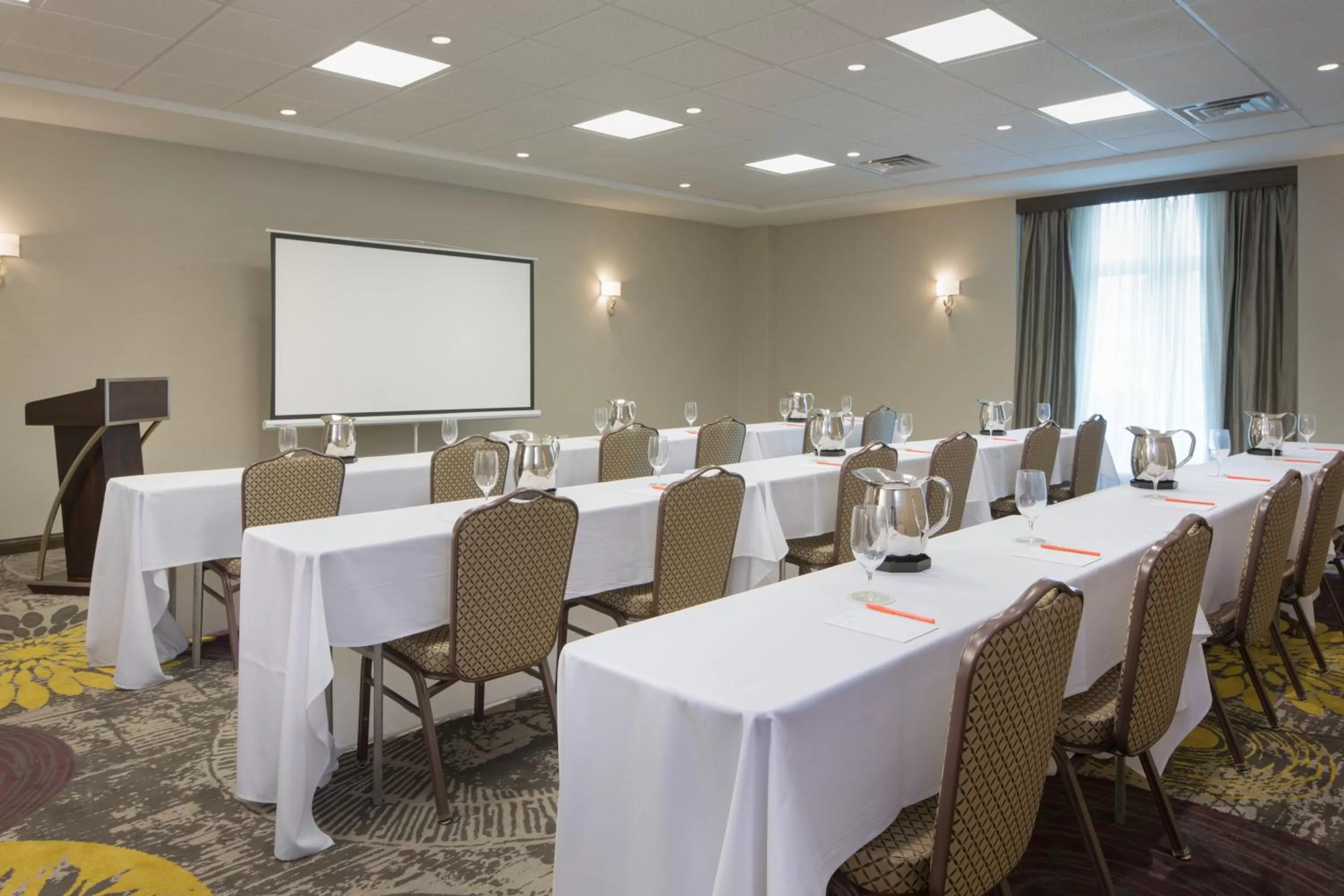 Meeting/conference room in Crowne Plaza Chicago SW - Burr Ridge by IHG