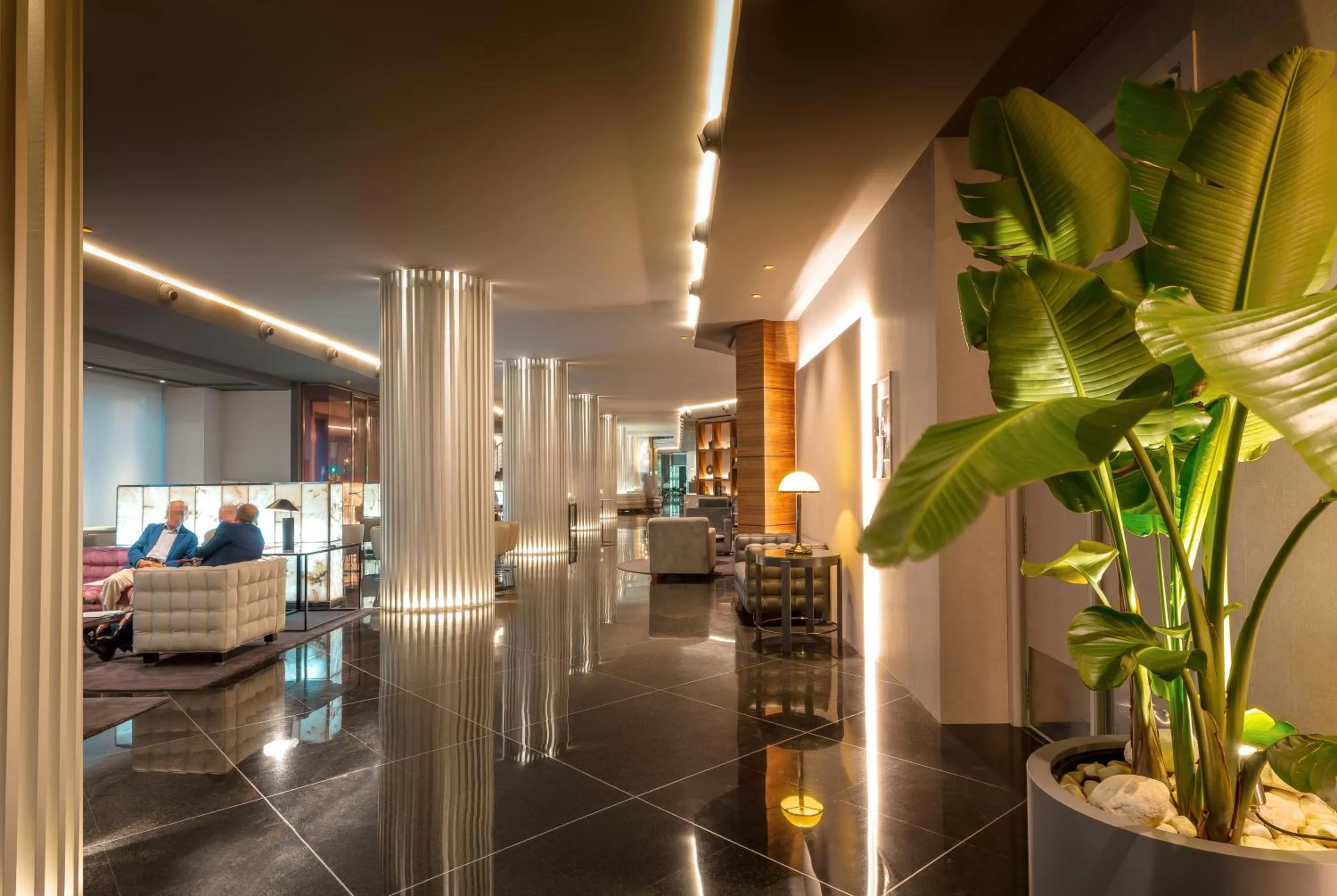 Communal lounge/ TV room in SH Valencia Palace