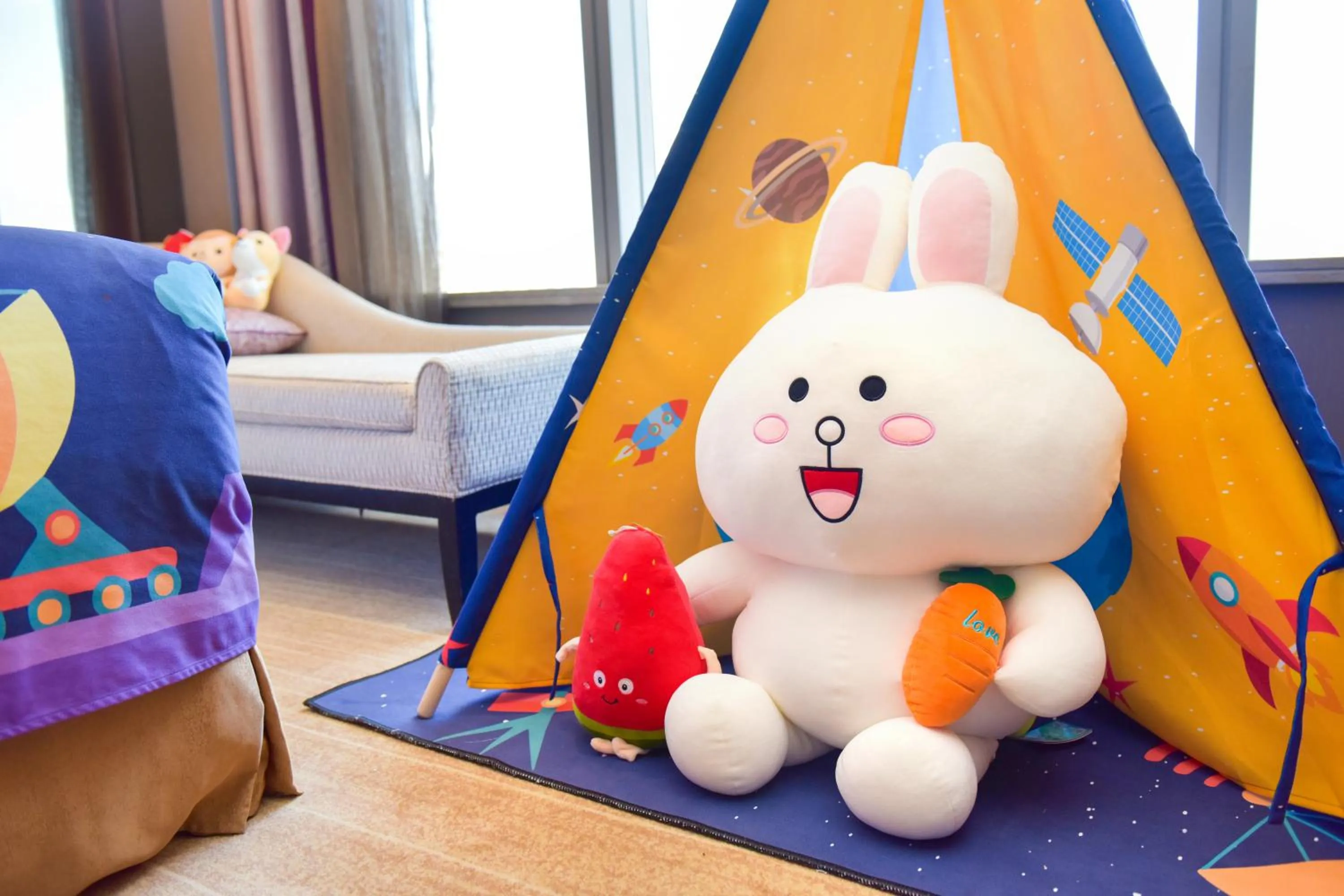 children, Bed in Crowne Plaza Huizhou by IHG