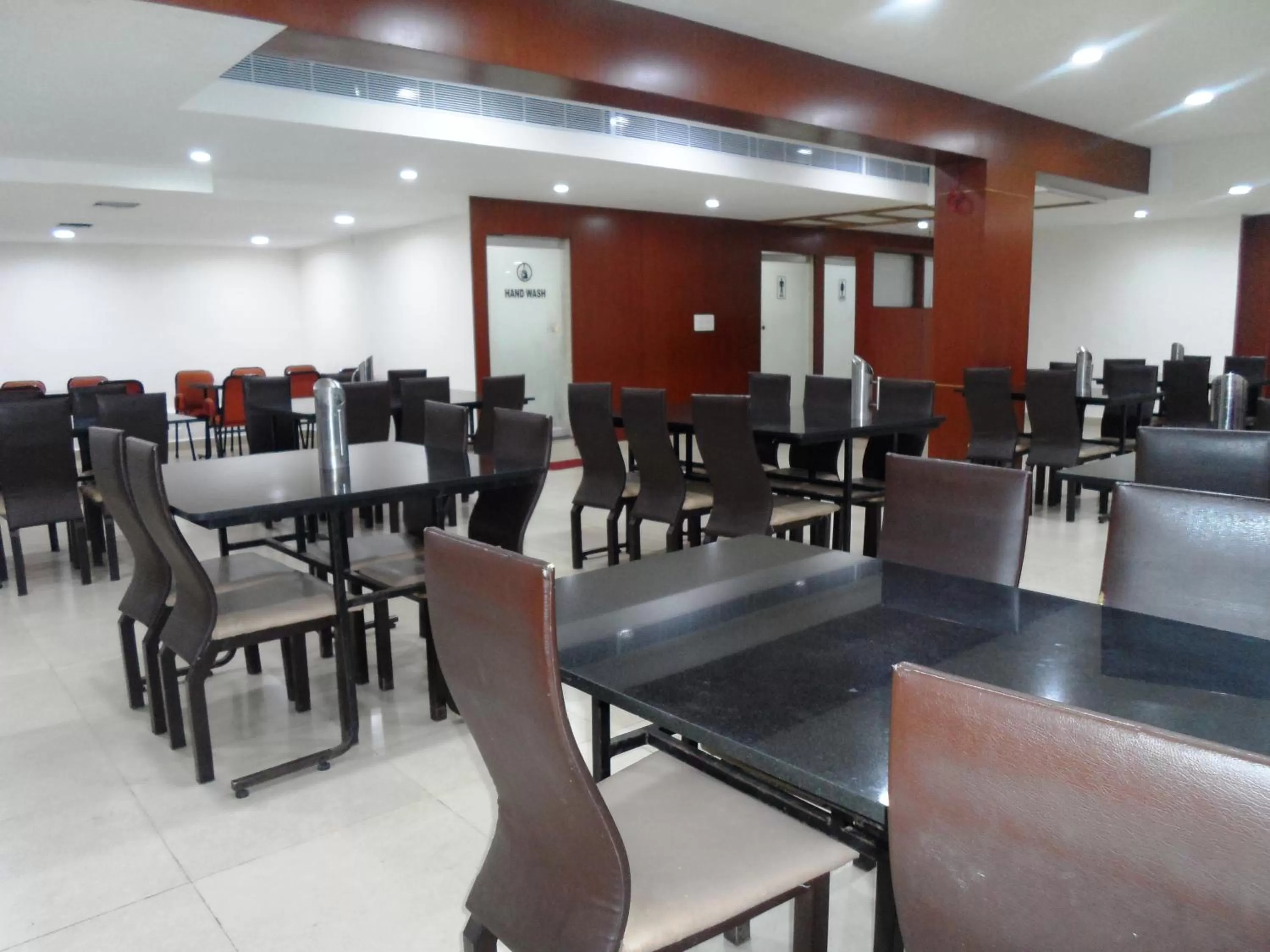 Restaurant/places to eat in Hotel Bhimas Paradise