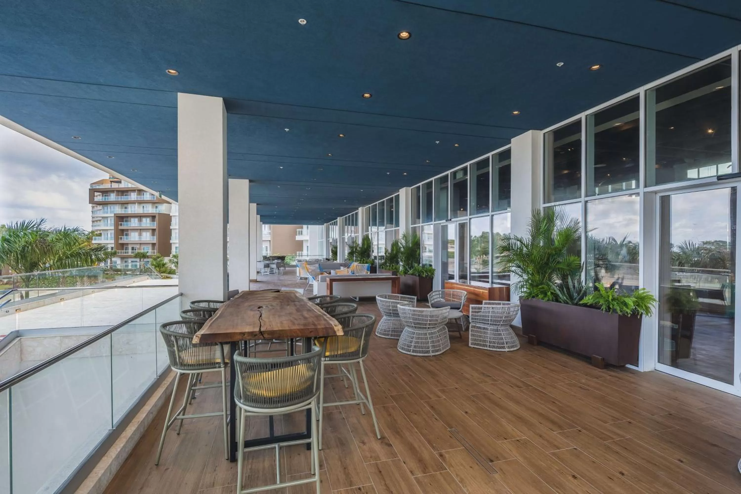 Patio in Embassy Suites By Hilton Aruba Beach Resort