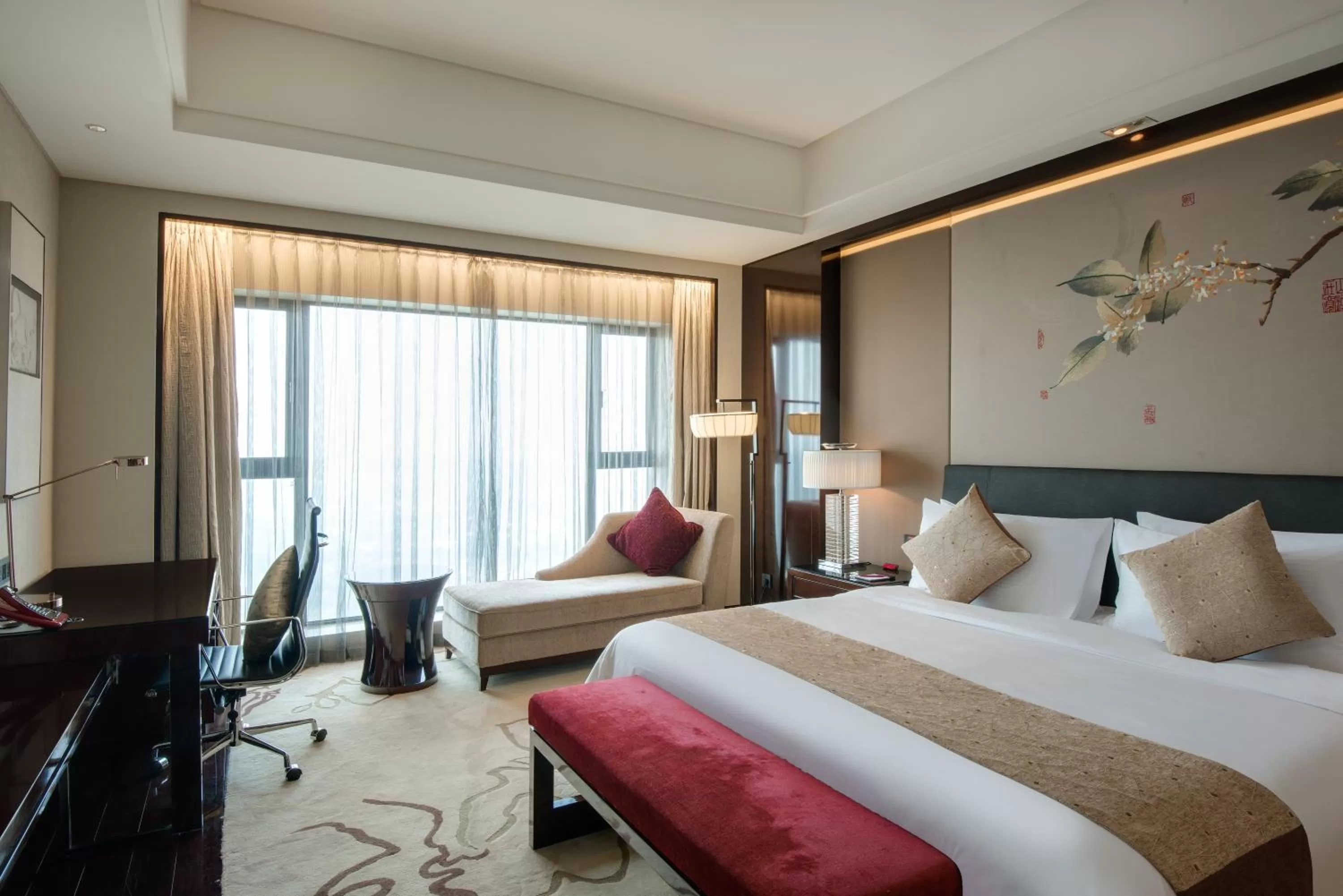 Photo of the whole room, Bed in Crowne Plaza Chengdu Panda Garden by IHG