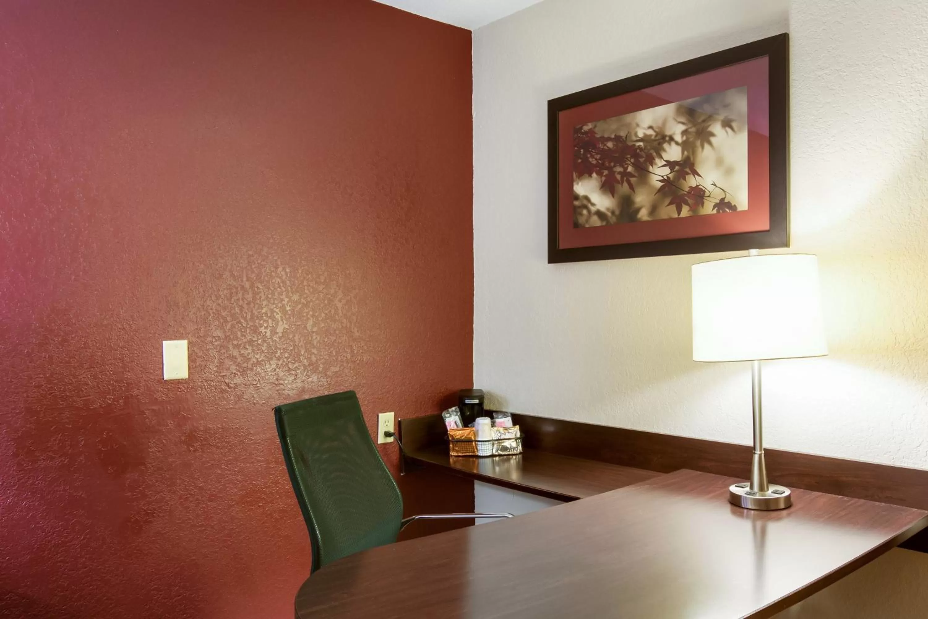 Photo of the whole room in Red Roof Inn Kalamazoo East – Expo Center