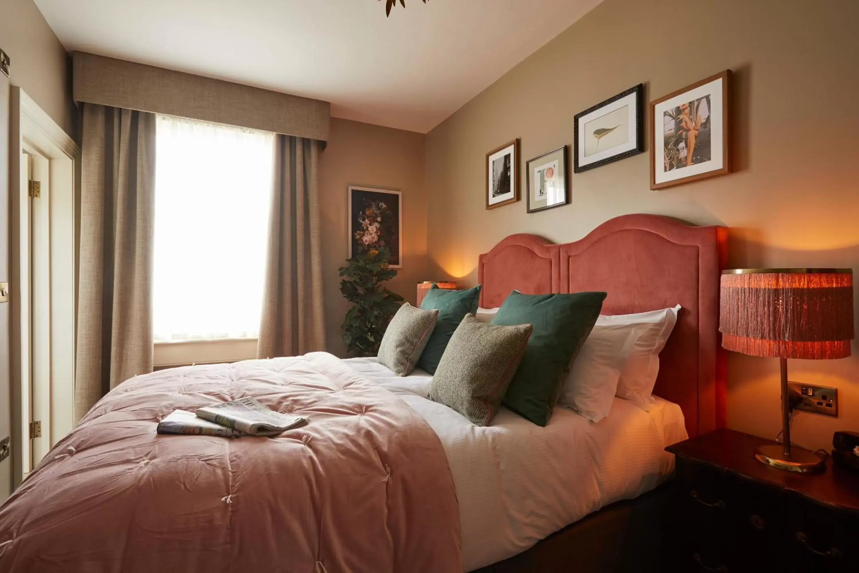 Large Double Room in Broad Street Townhouse Large Double Room in Broad Street Townhouse