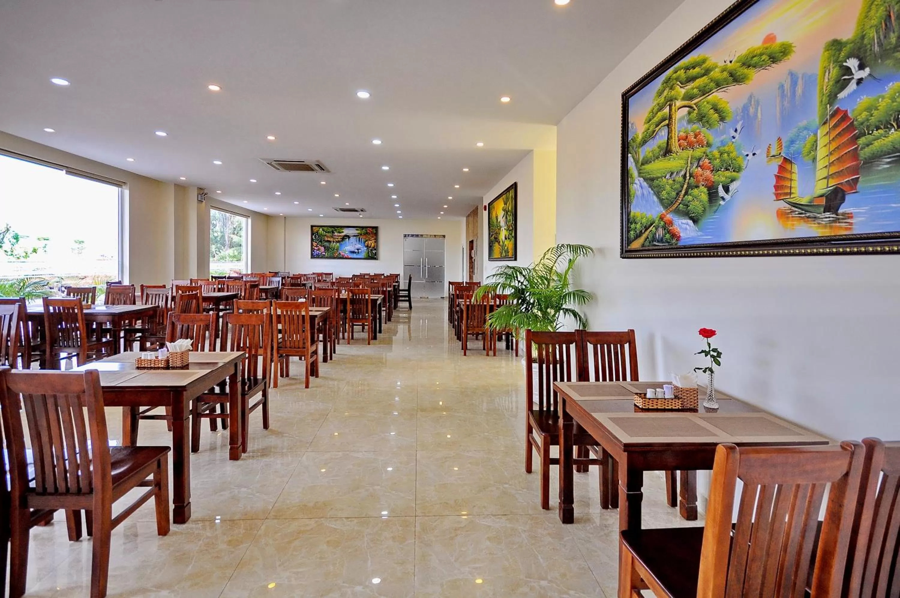 Restaurant/places to eat in Rigel Hotel