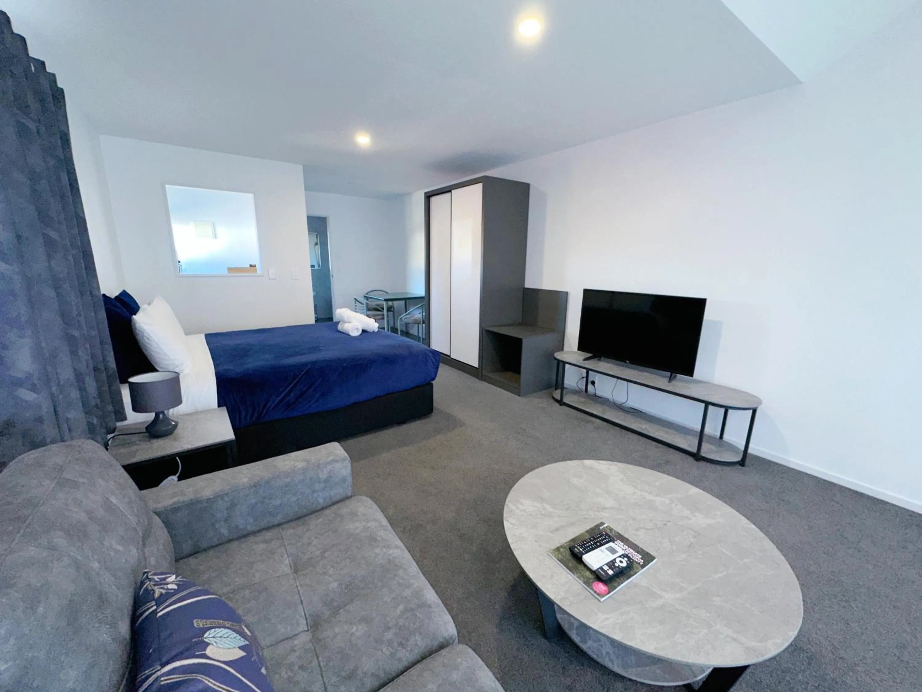 Photo of the whole room, Bed in Brylin Motel