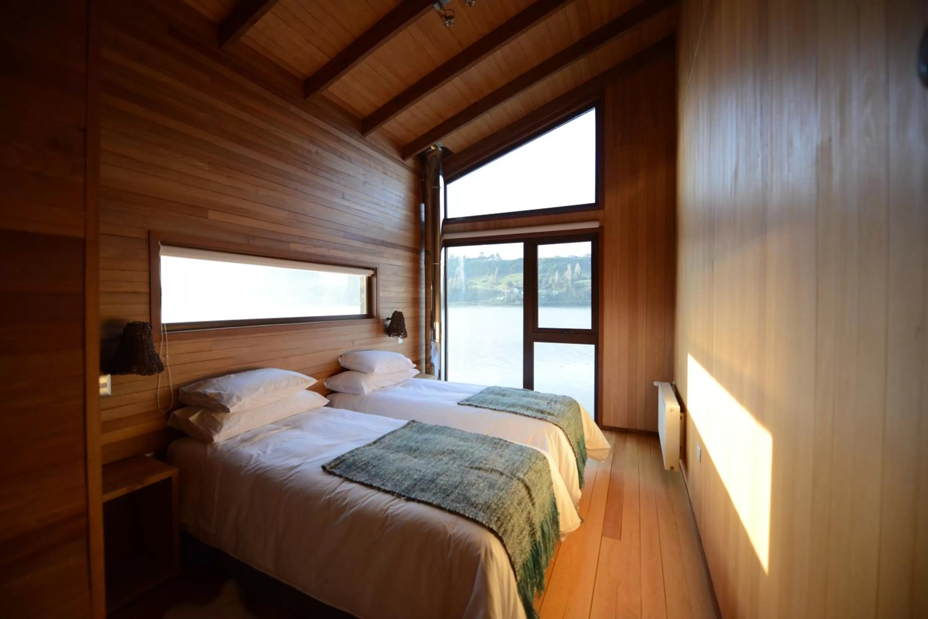 Photo of the whole room, Bed in Sizigia