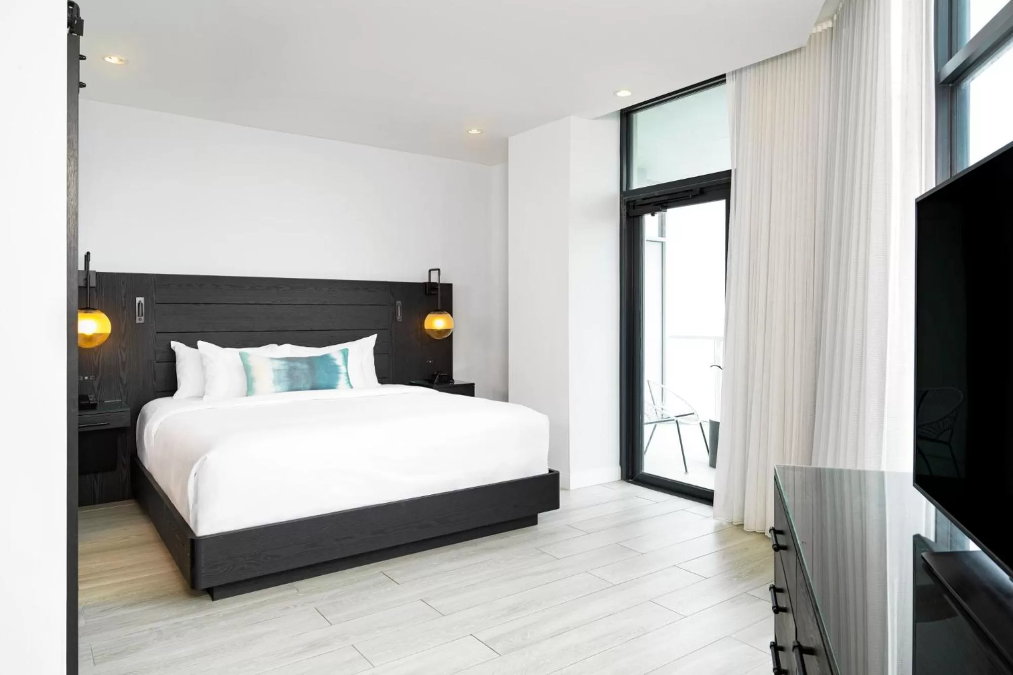 Photo of the whole room, Bed in Wave Resort