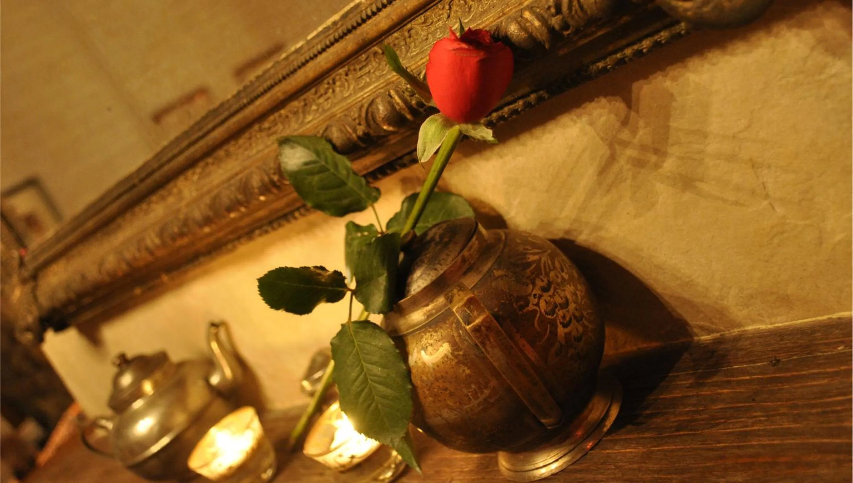 Decorative detail in Kitapevi Hotel