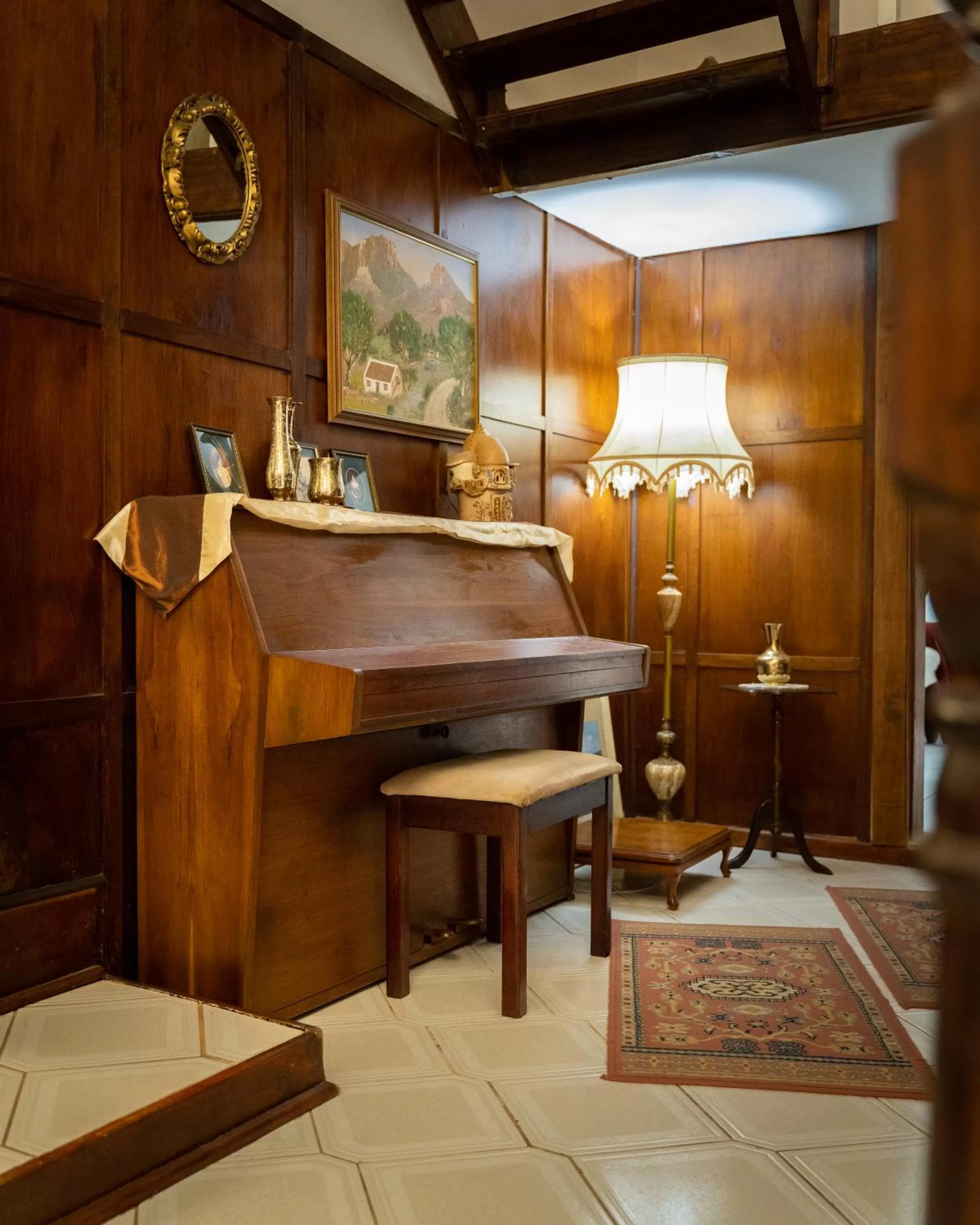 Restaurant/places to eat, Bathroom in Aquaelberg Place