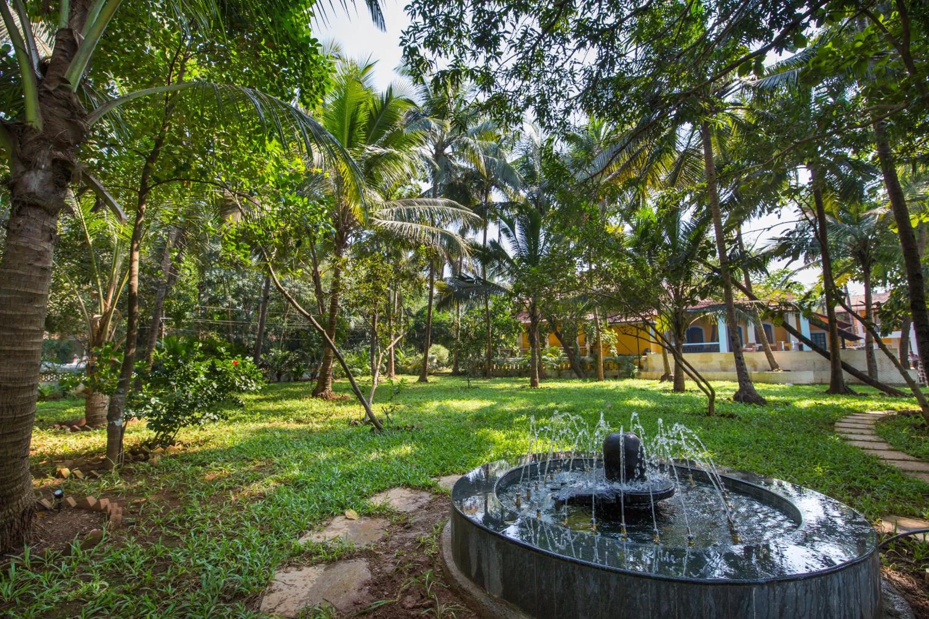Garden in ROSASTAYS South Goa