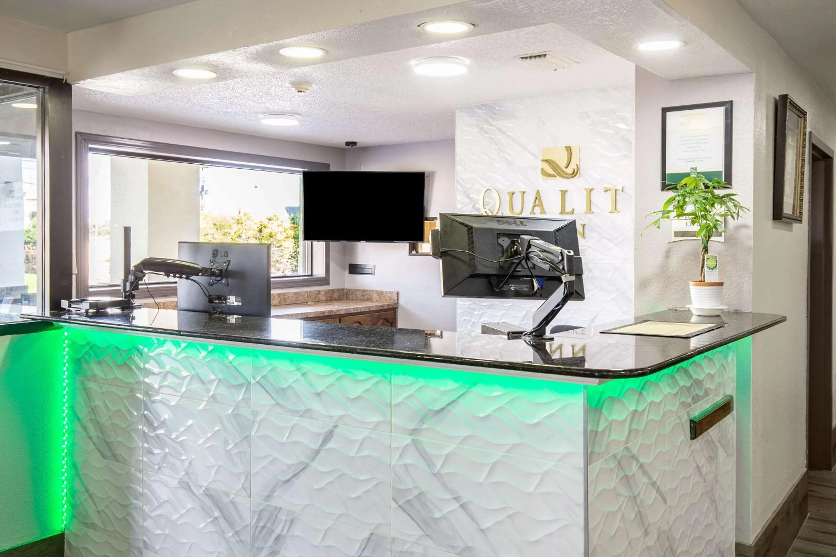 Lobby or reception in Quality Inn Mobile West Tillmans Corner