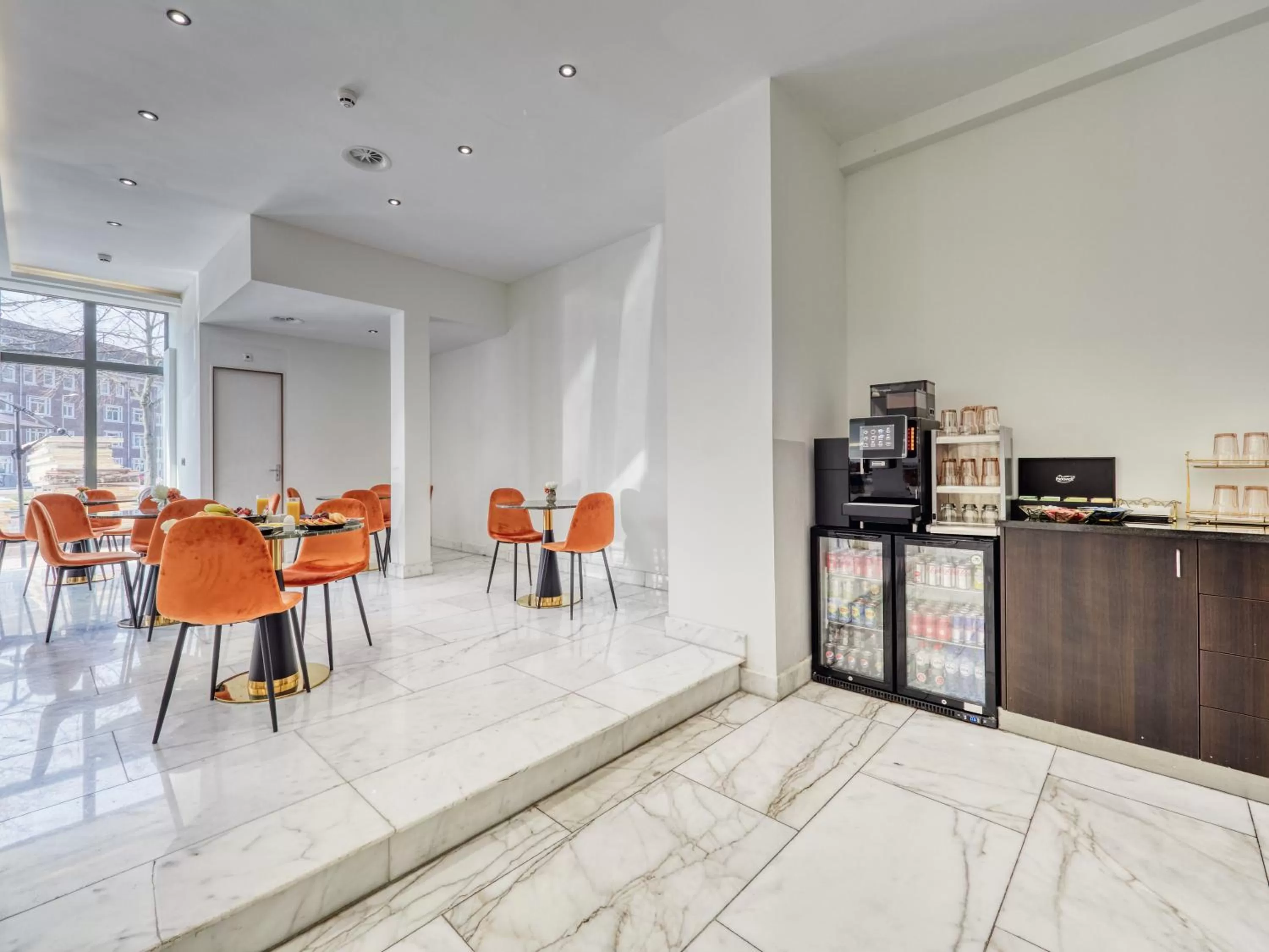 Restaurant/places to eat in Triple G Hotels