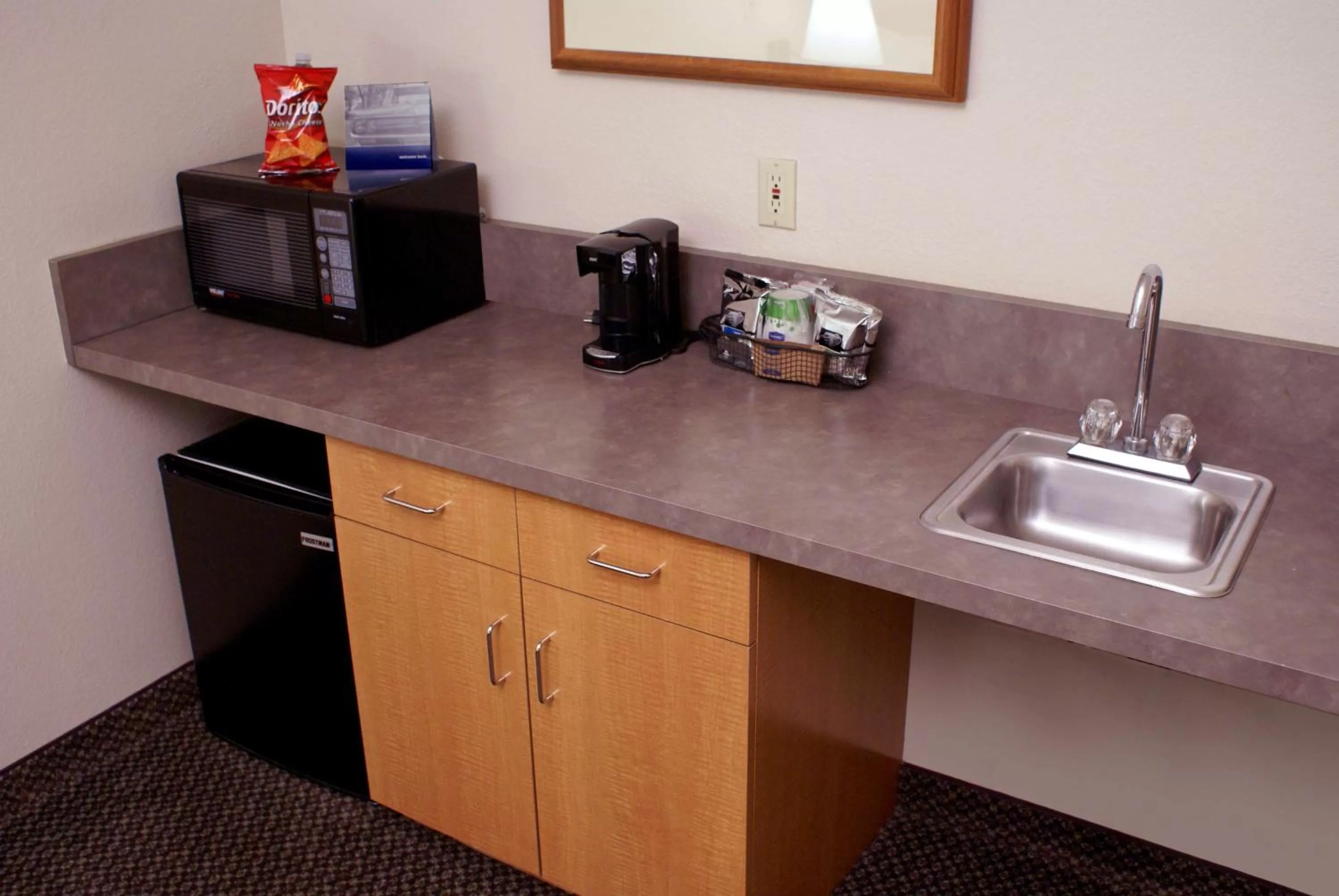 Kitchen or kitchenette in Hampton Inn Las Vegas/Summerlin
