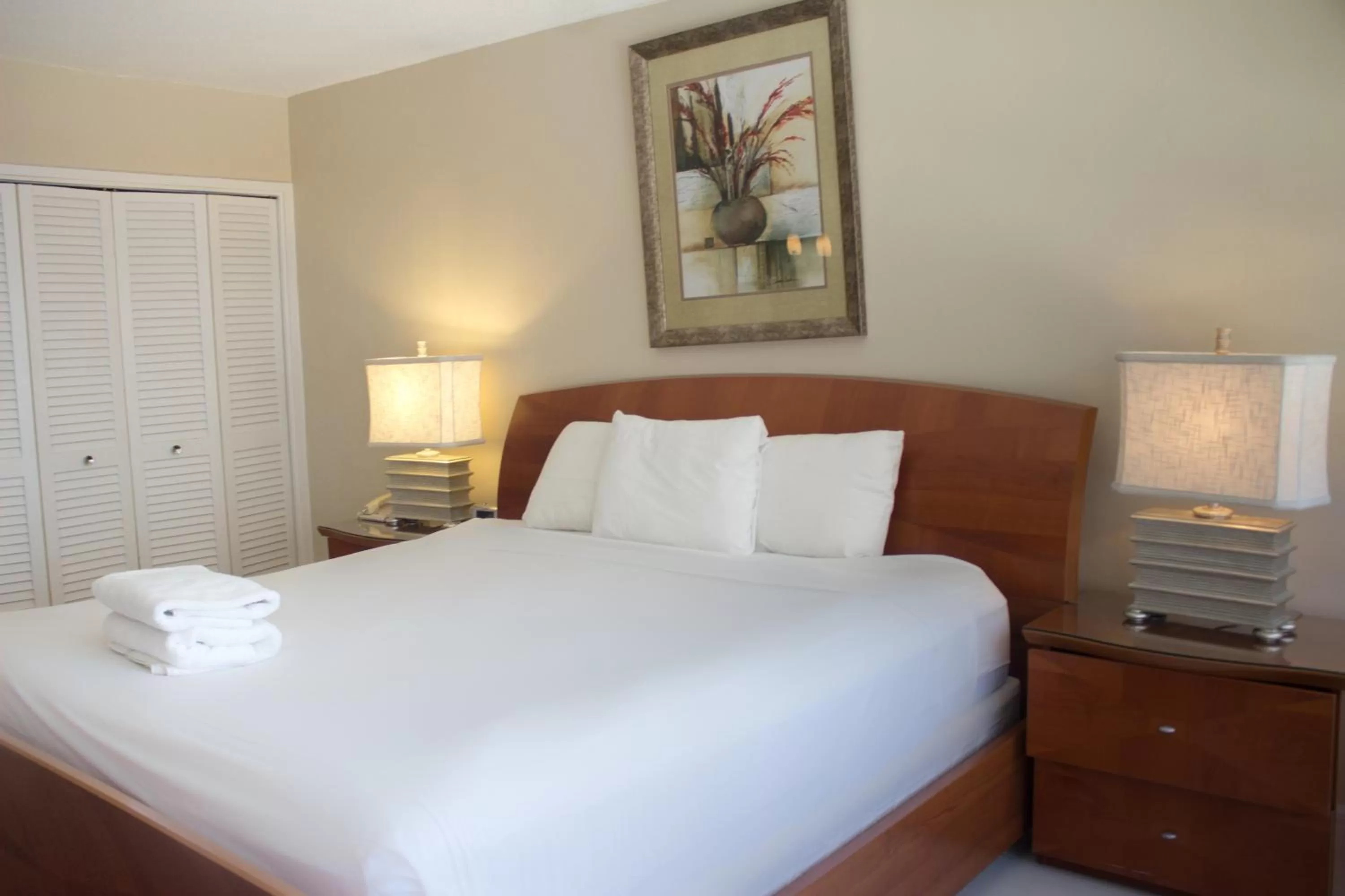 Bed in The Alexander Beach Residences