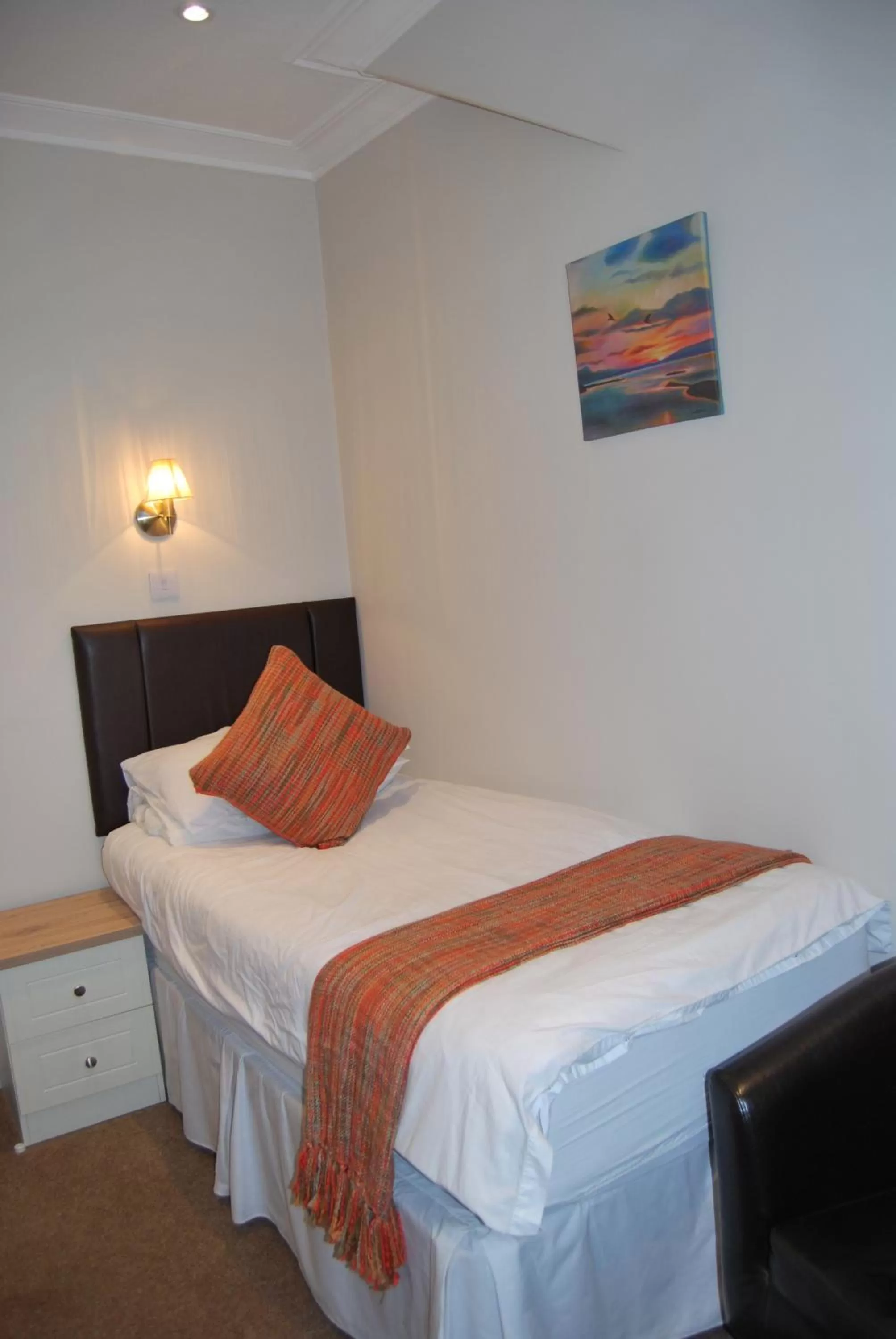 Bedroom, Bed in Falls of Lora Hotel