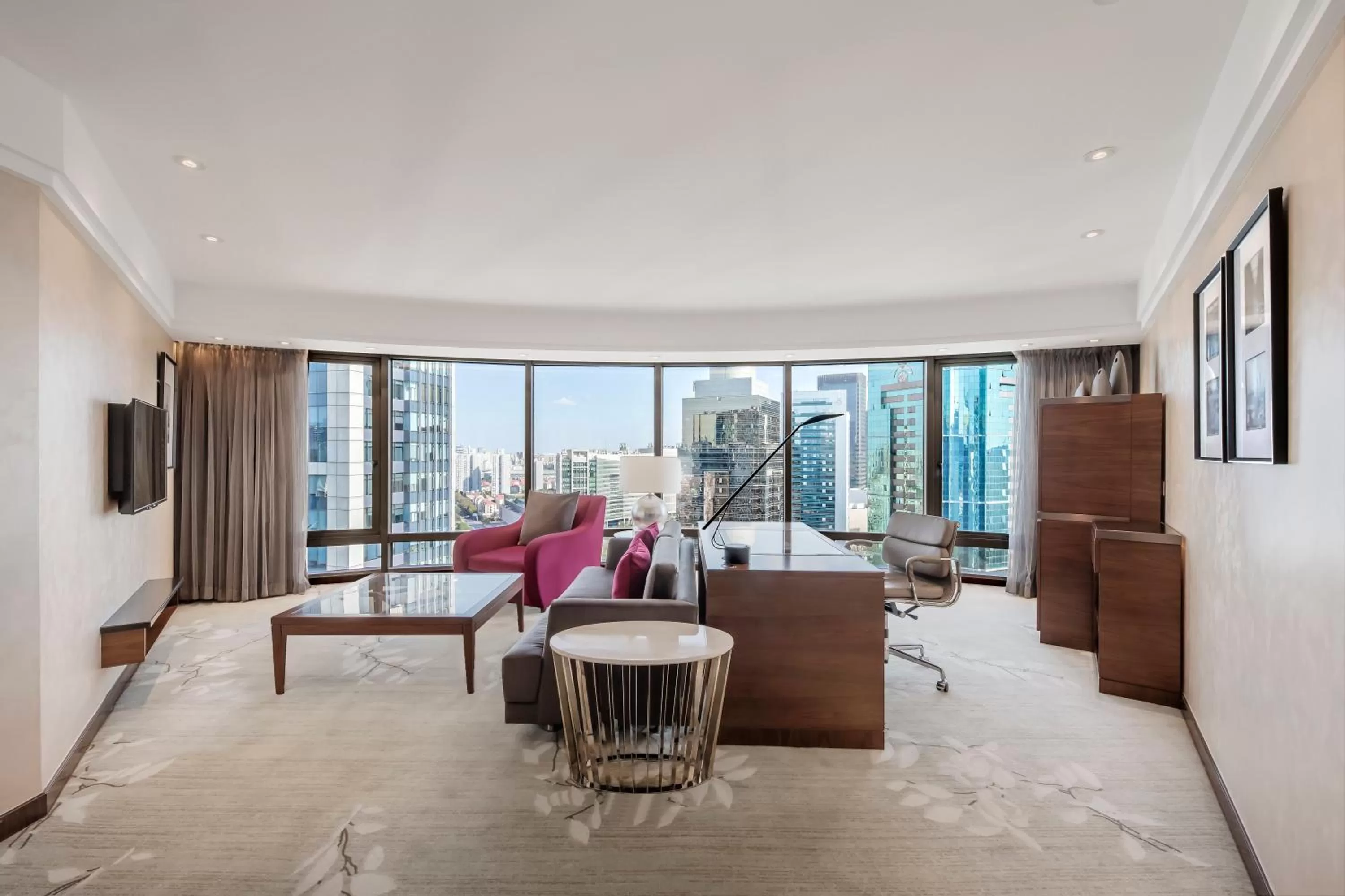 Photo of the whole room in InterContinental Shanghai Pudong by IHG