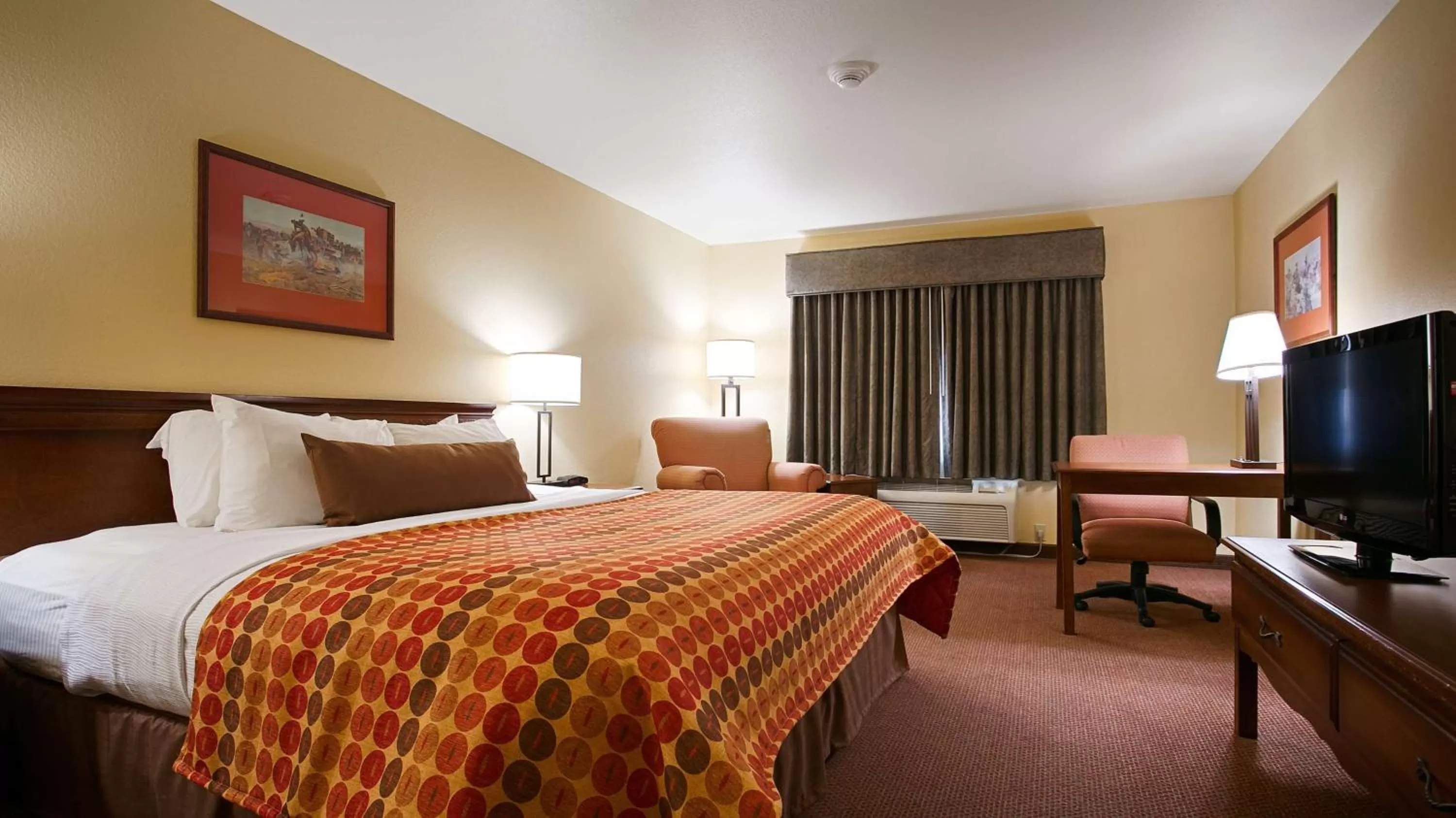 King Suite with Sofa Bed in SureStay Plus Hotel by Best Western Coffeyville