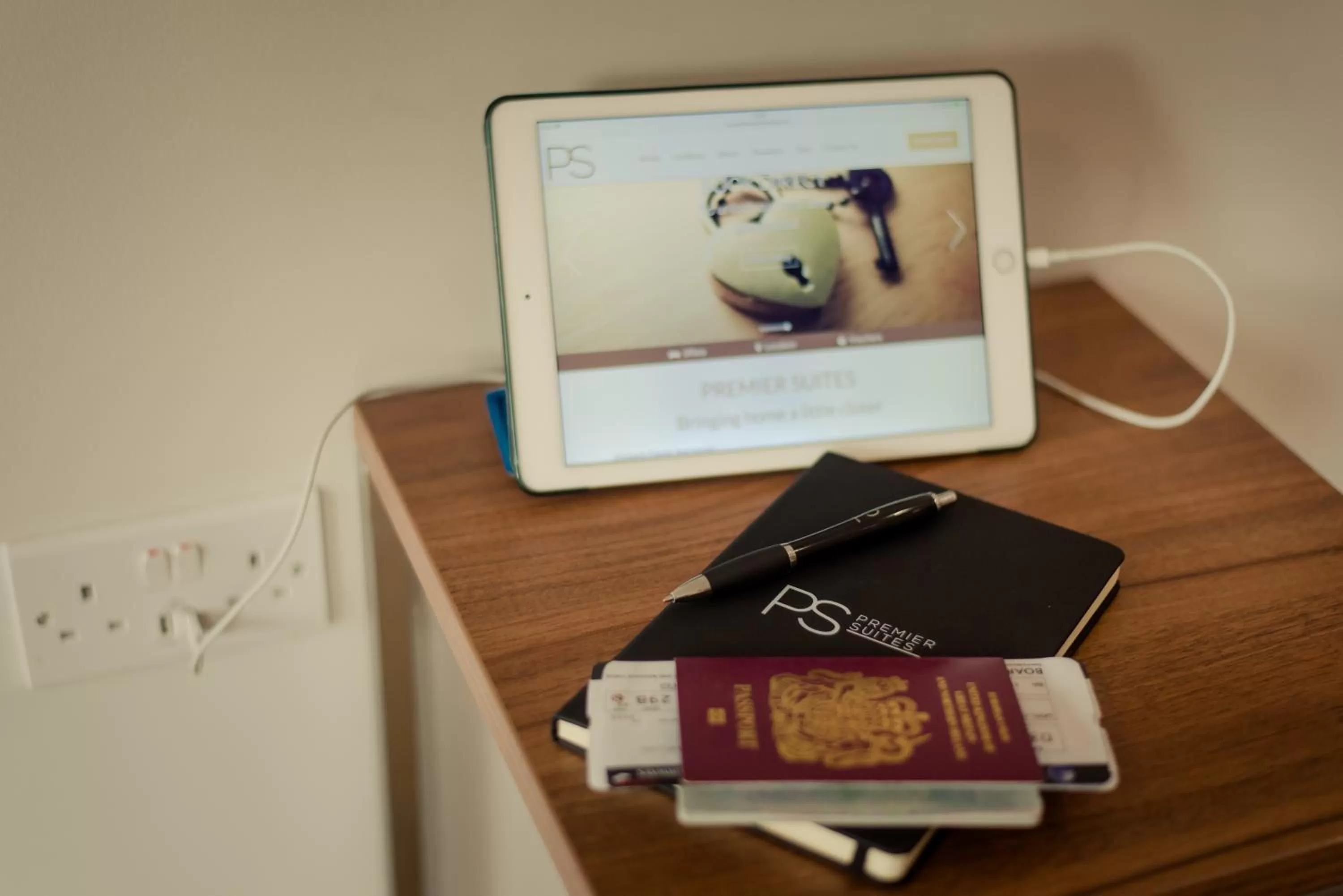 Living room in PREMIER SUITES PLUS Glasgow Bath Street