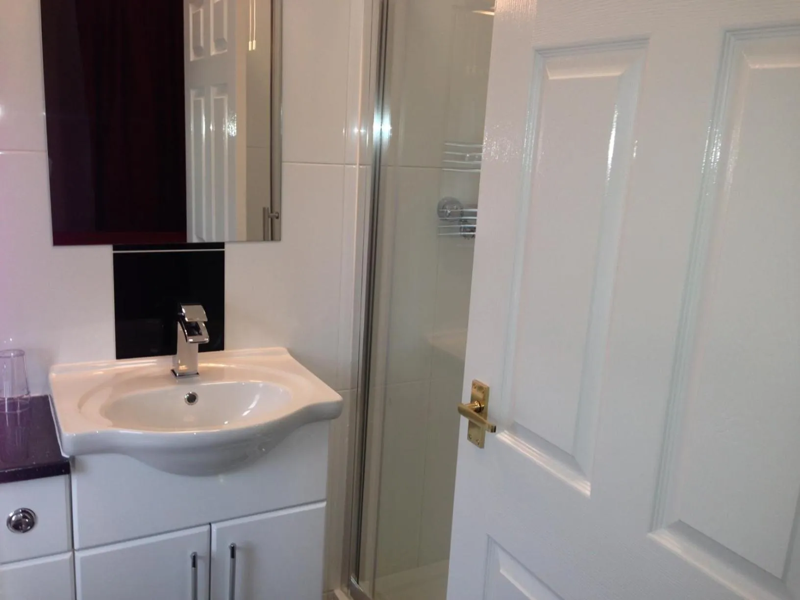 Bathroom in Ely House Hotel