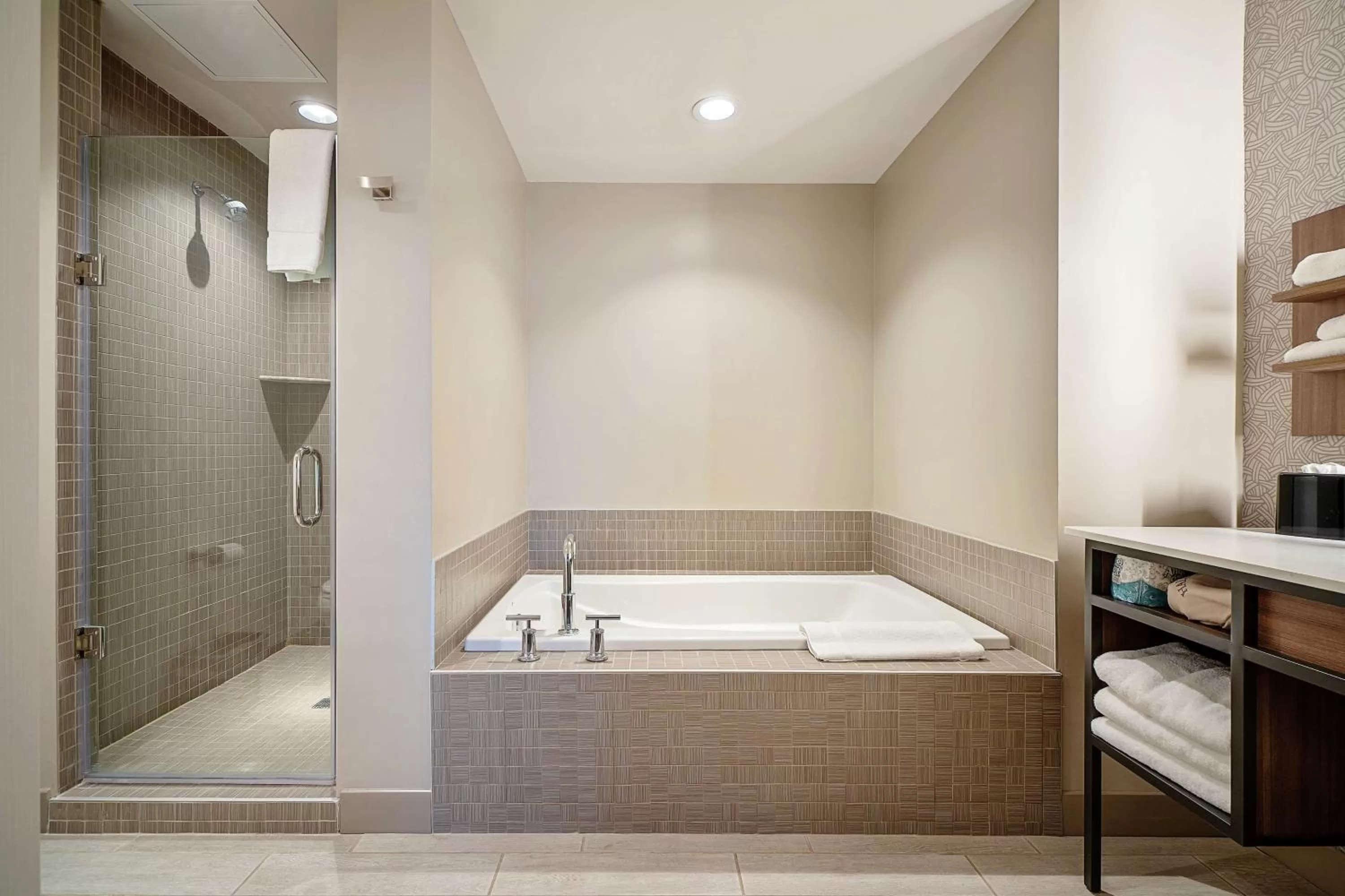 Bathroom in Hilton Garden Inn Edmond/Oklahoma City North