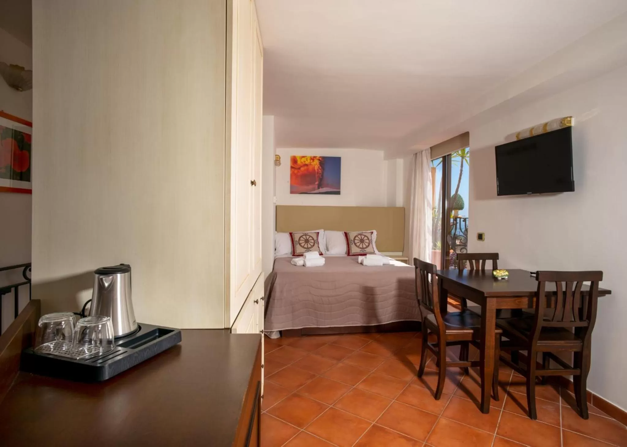 TV/Entertainment Center in B&B RE TANCREDI