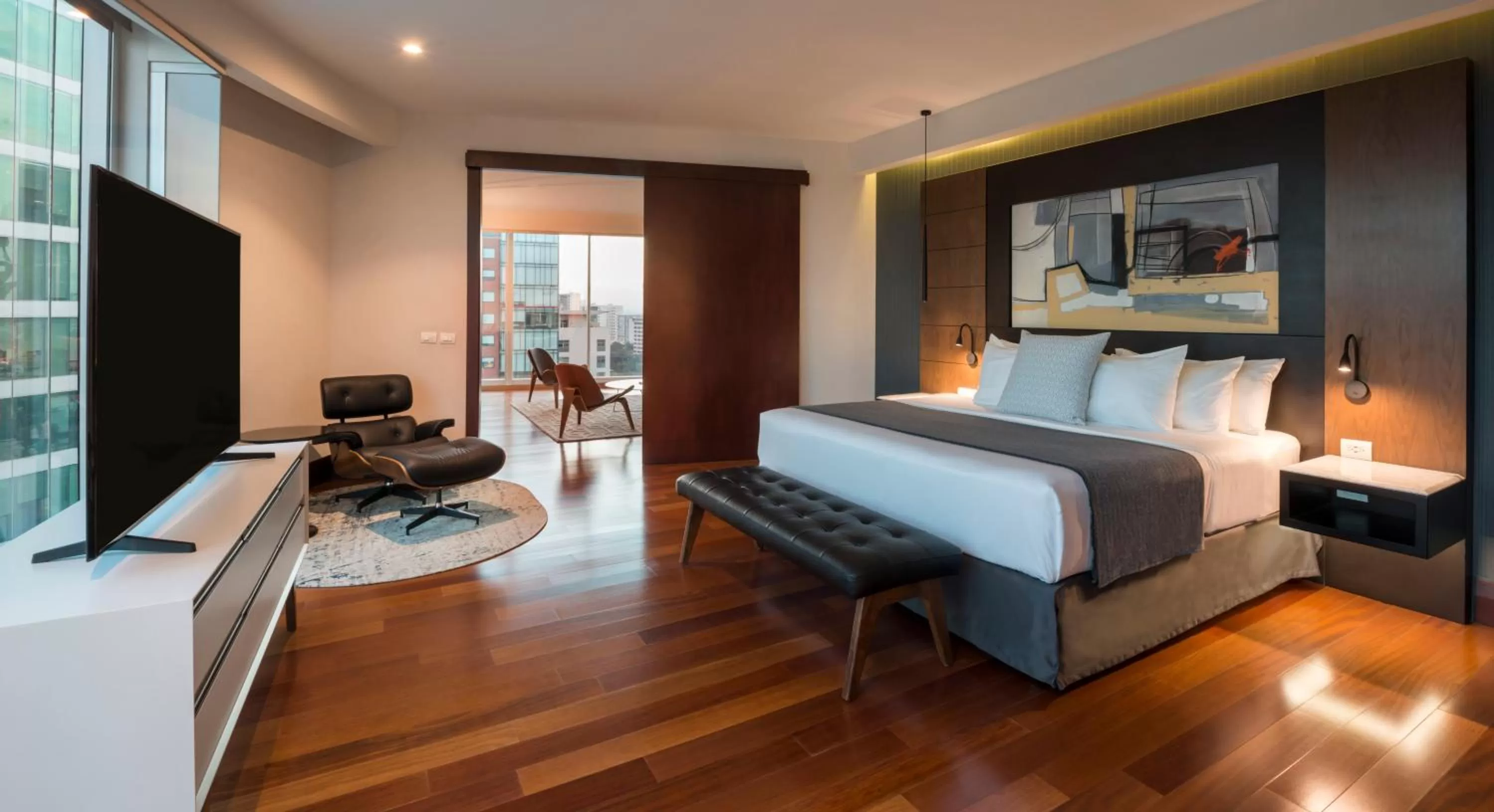 Photo of the whole room, Bed in NH Collection Guadalajara Providencia