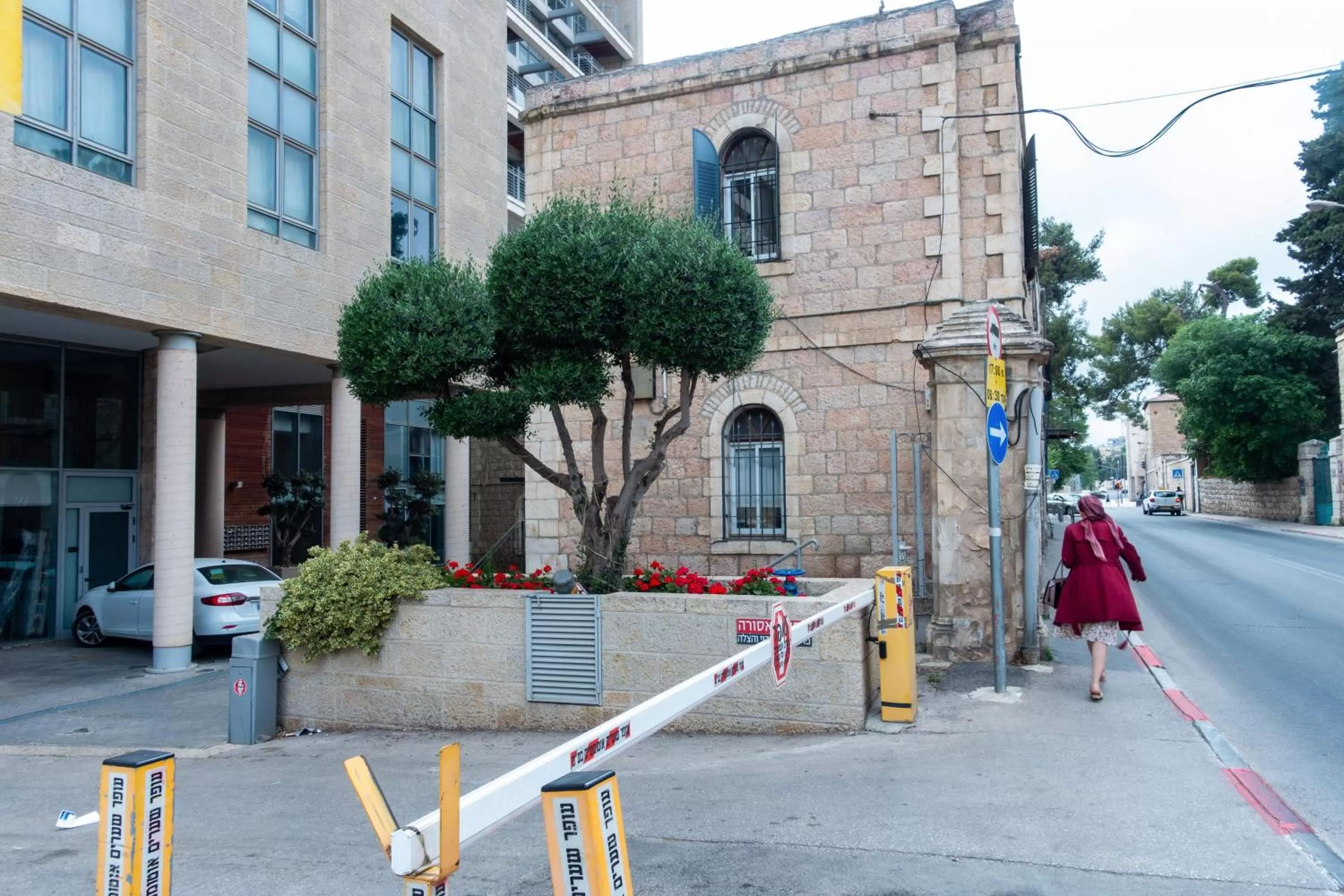 Facade/entrance in Urbanic Apartments