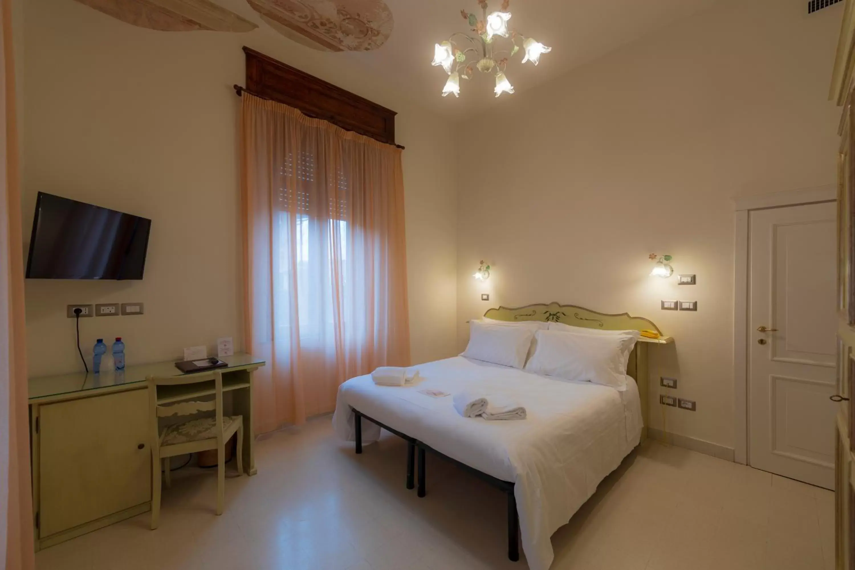 Classic Double Room in Villa Elda Boutique Hotel Classic Double Room in Villa Elda Boutique Hotel