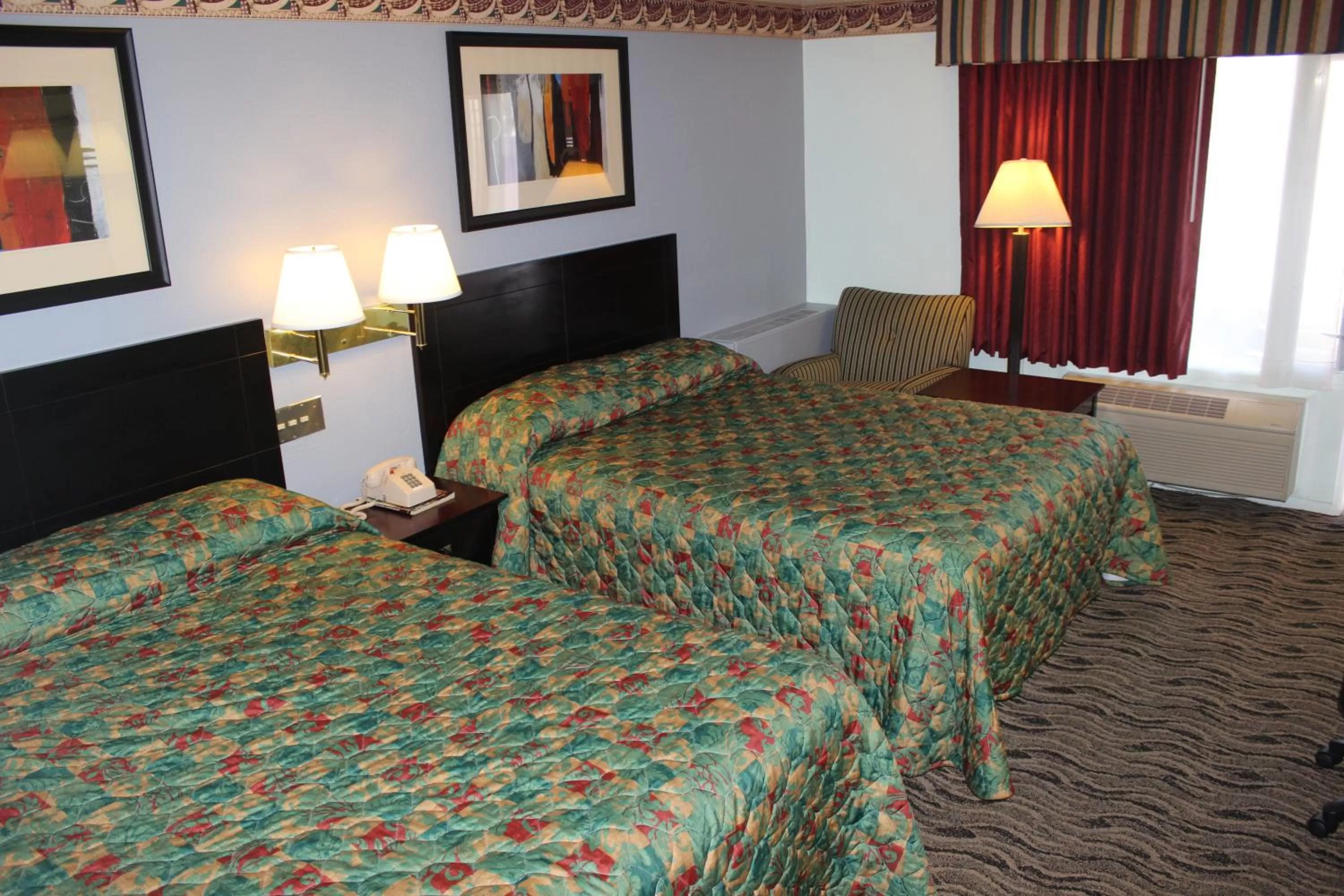 Bed in Safari Inn