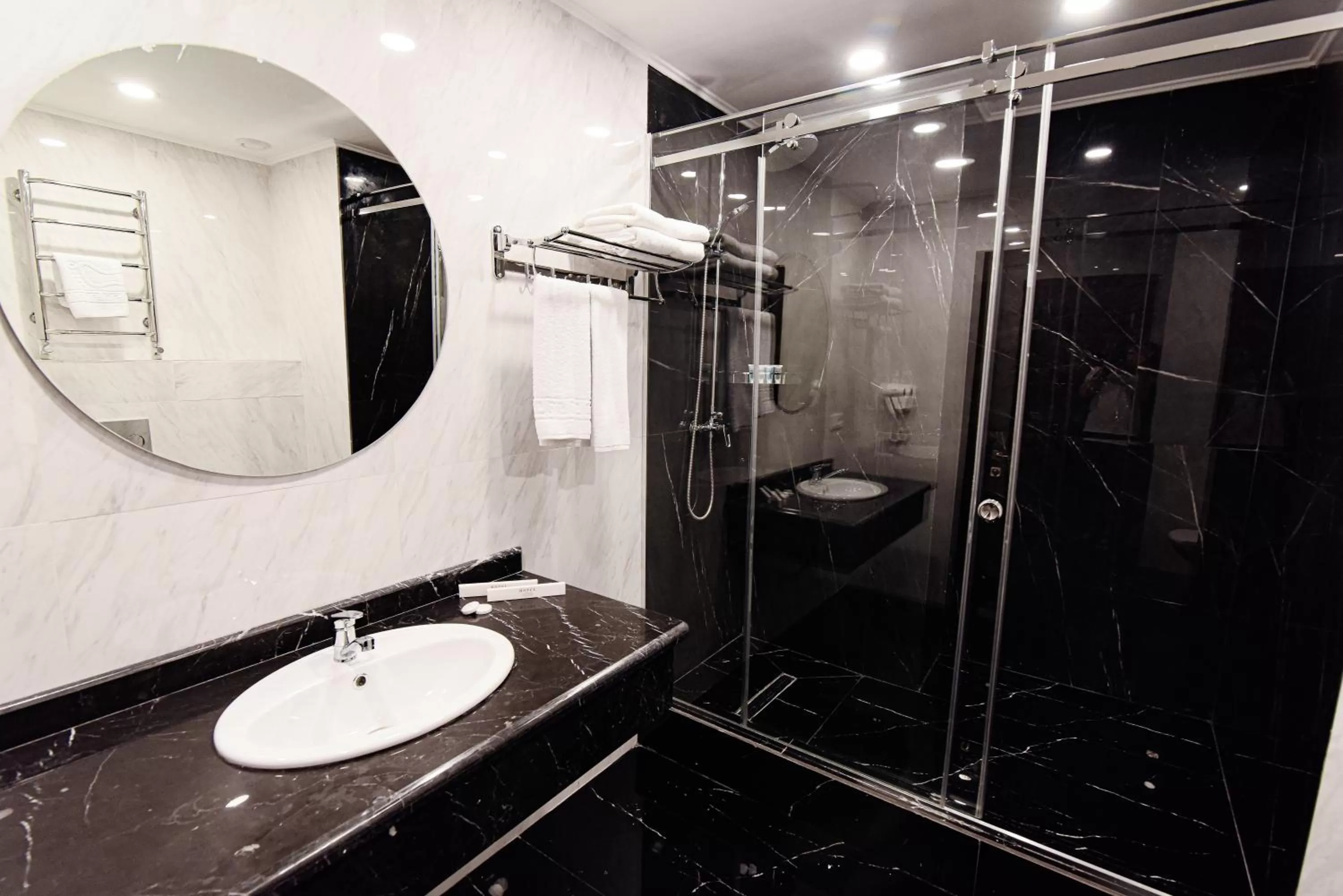 Bathroom in East Palace Hotel