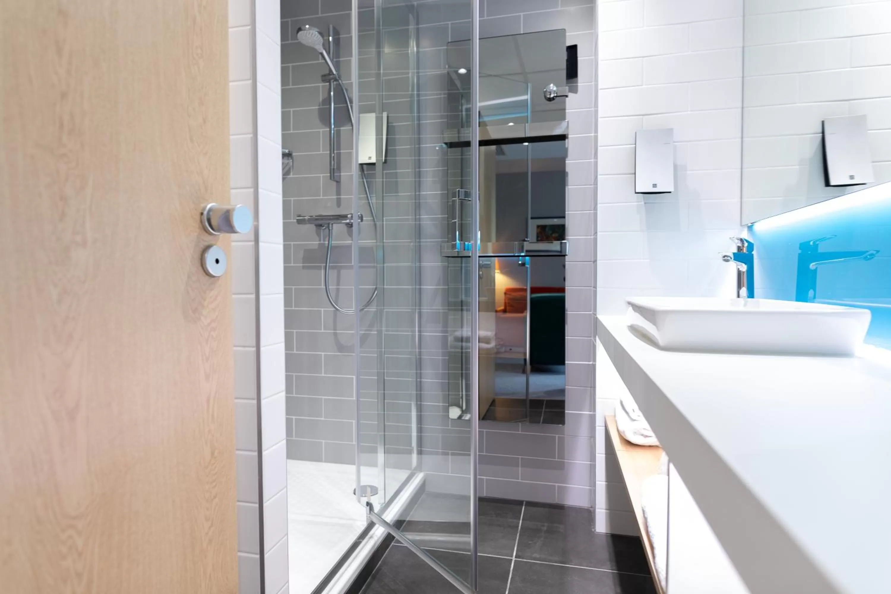 Bathroom in Holiday Inn Express Arras by IHG