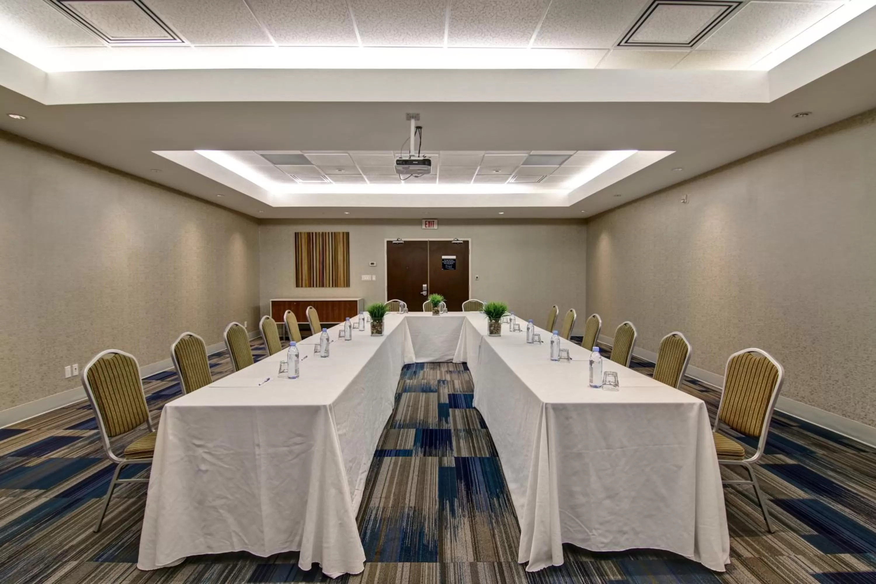 Meeting/conference room in Holiday Inn Express Hotel & Suites Toronto - Markham by IHG