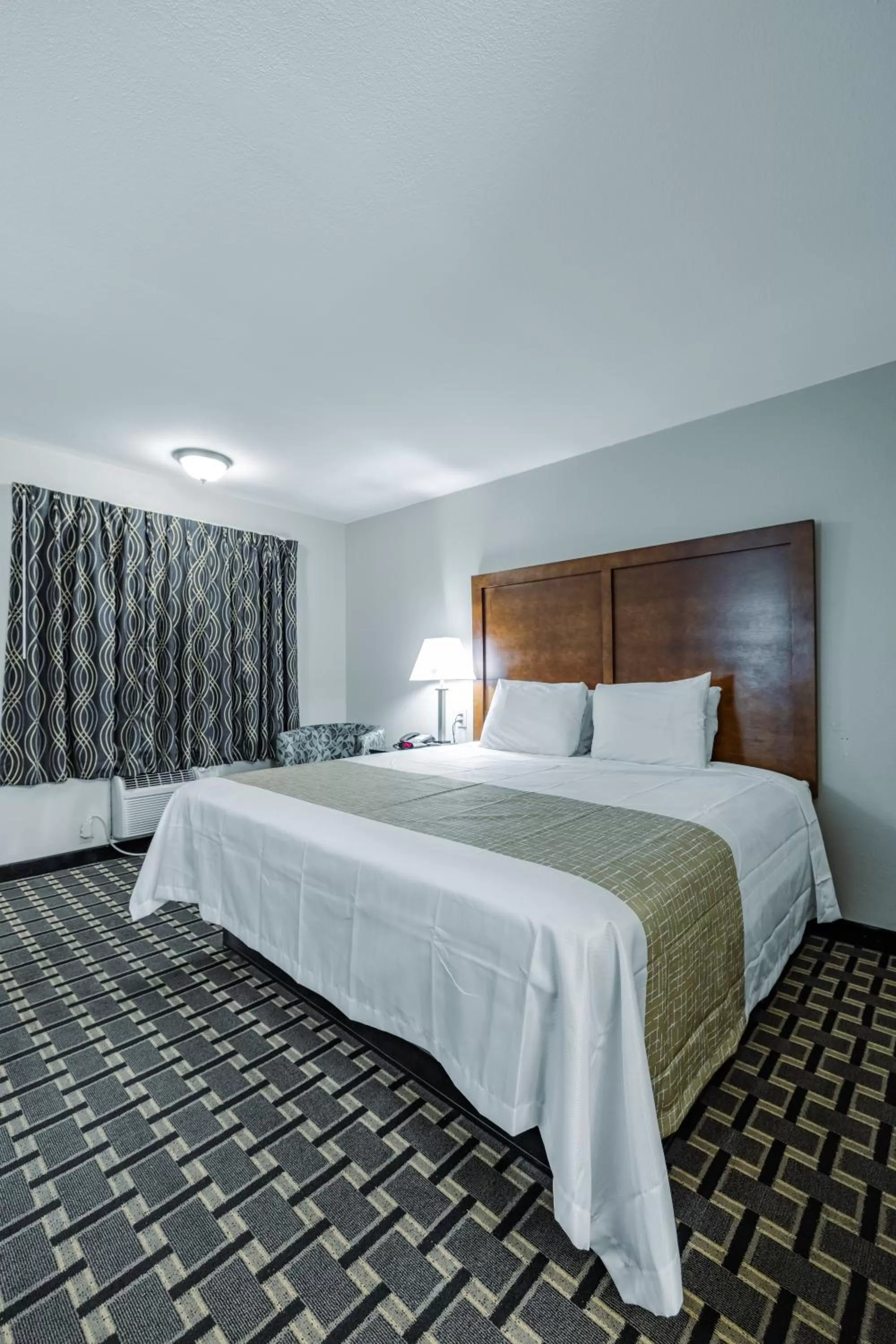 Bed in Travelodge by Wyndham Jackson I-40 Exit 82