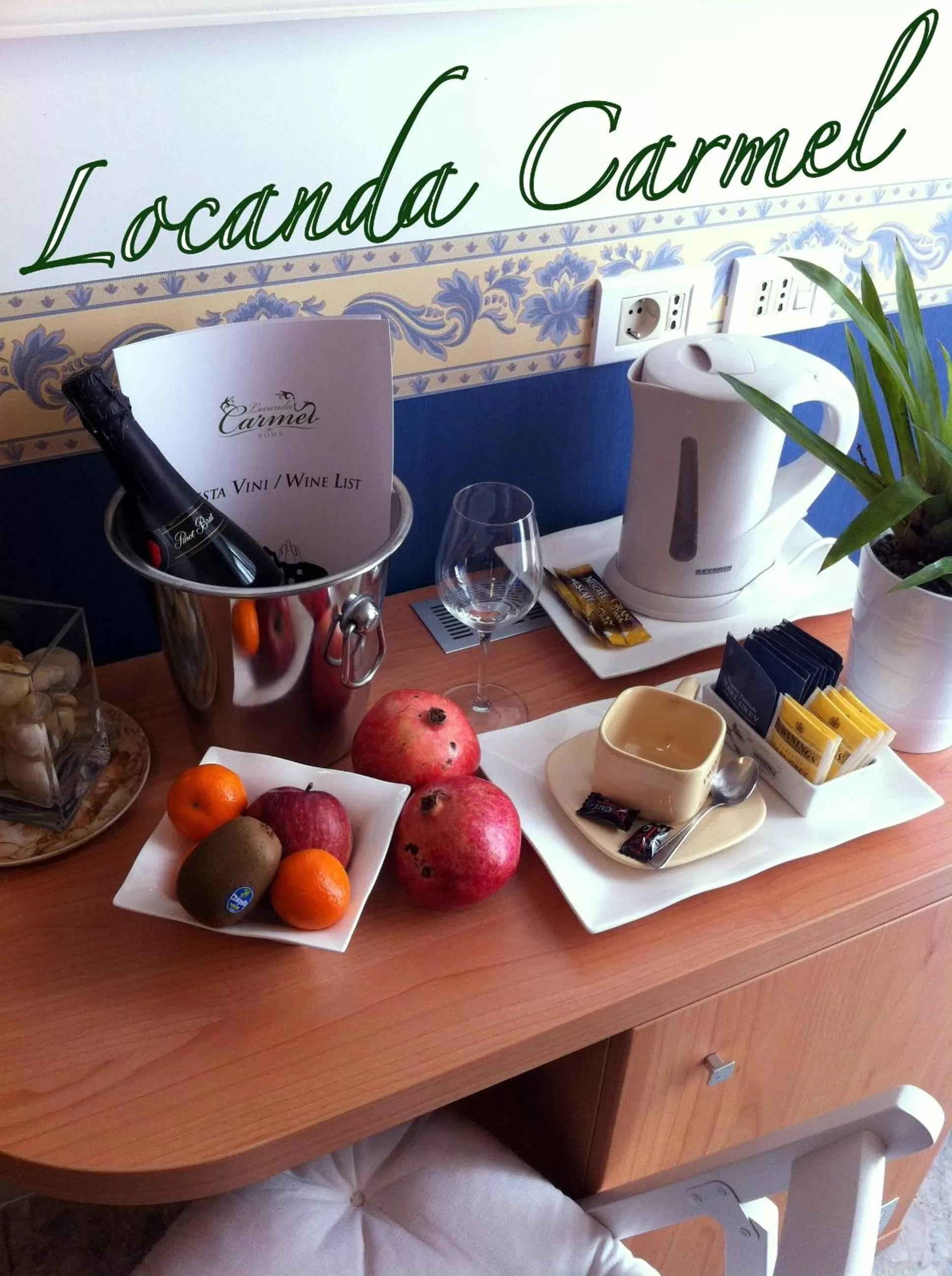 Coffee/tea facilities in Hotel Carmel