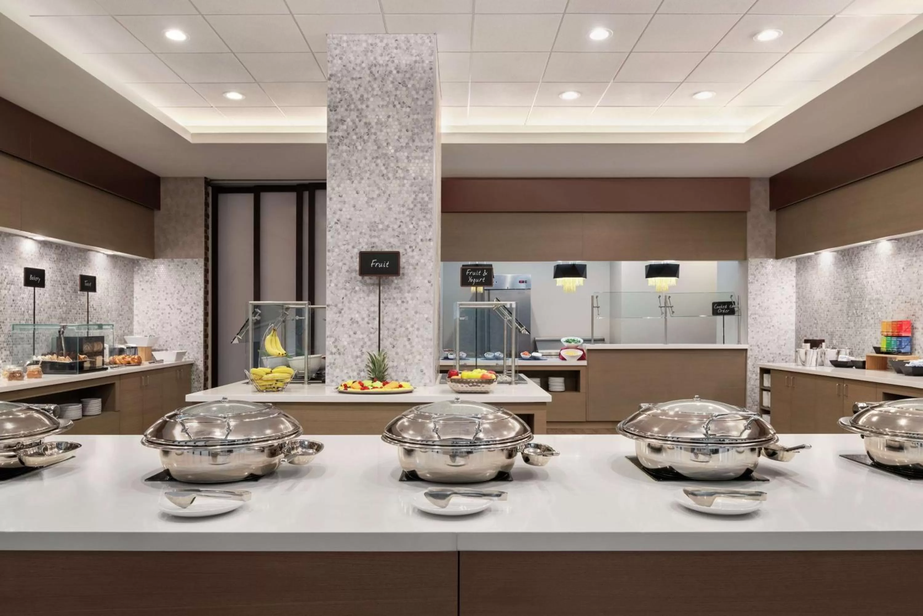 Breakfast in Embassy Suites by Hilton Cleveland Rockside