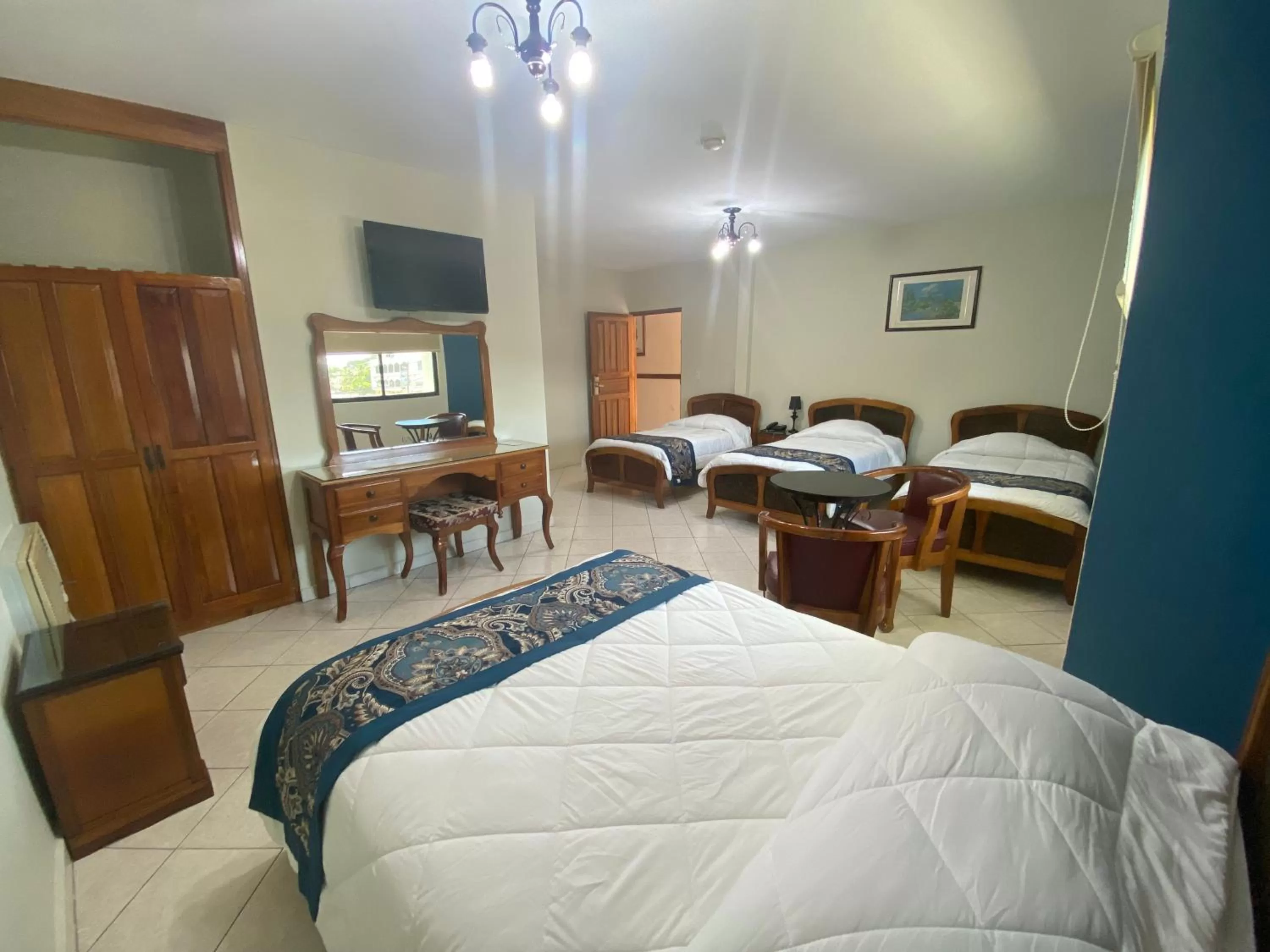 Photo of the whole room in Hotel Iberia