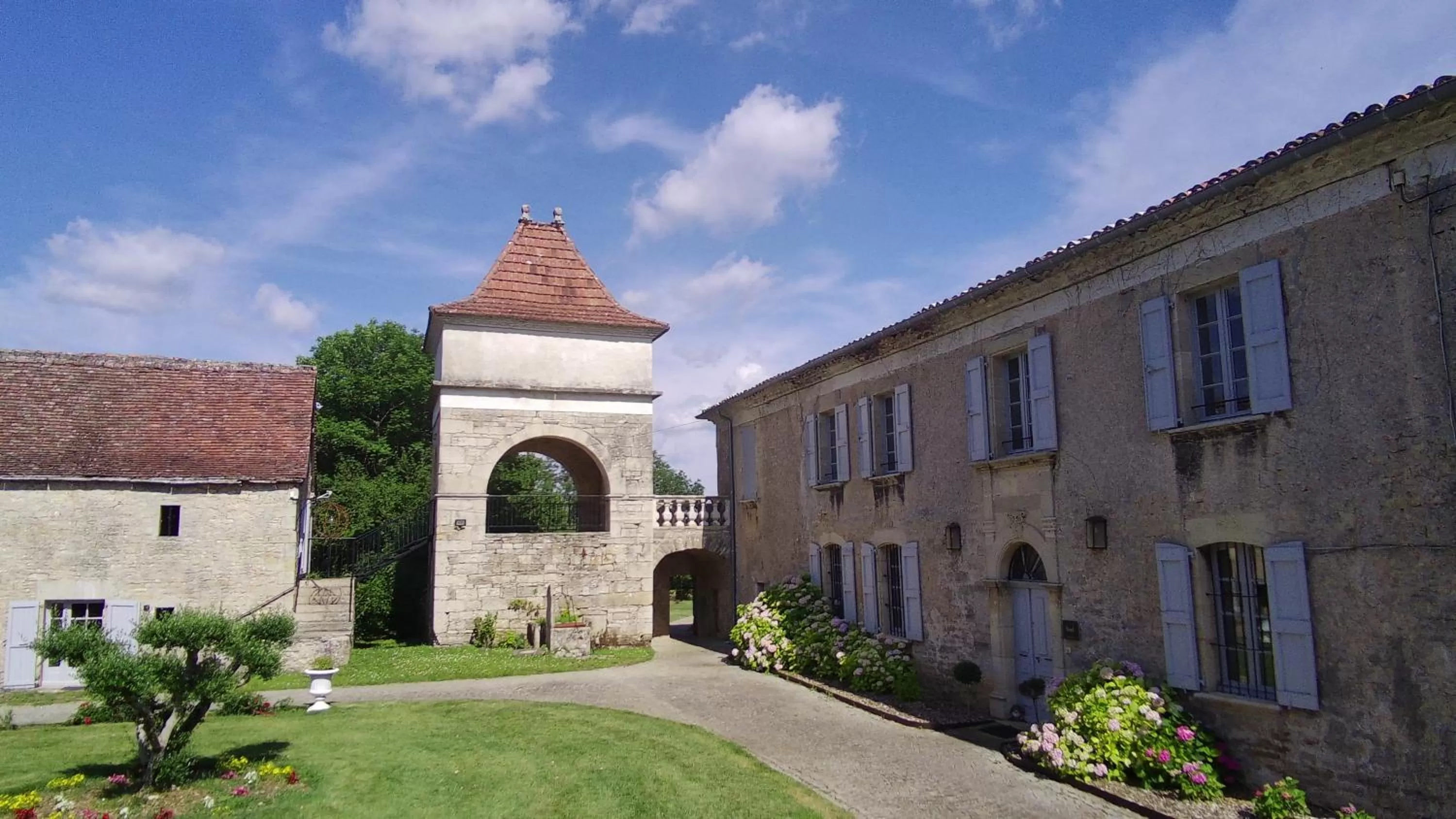 Property Building in Domaine de Monplaisir