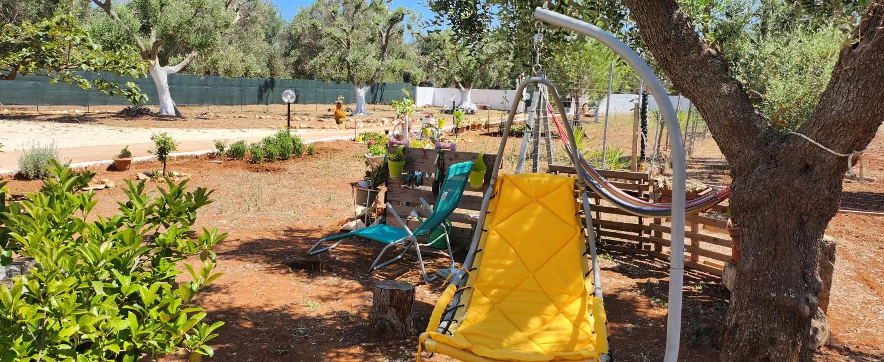Garden in TRULLO CARMEN