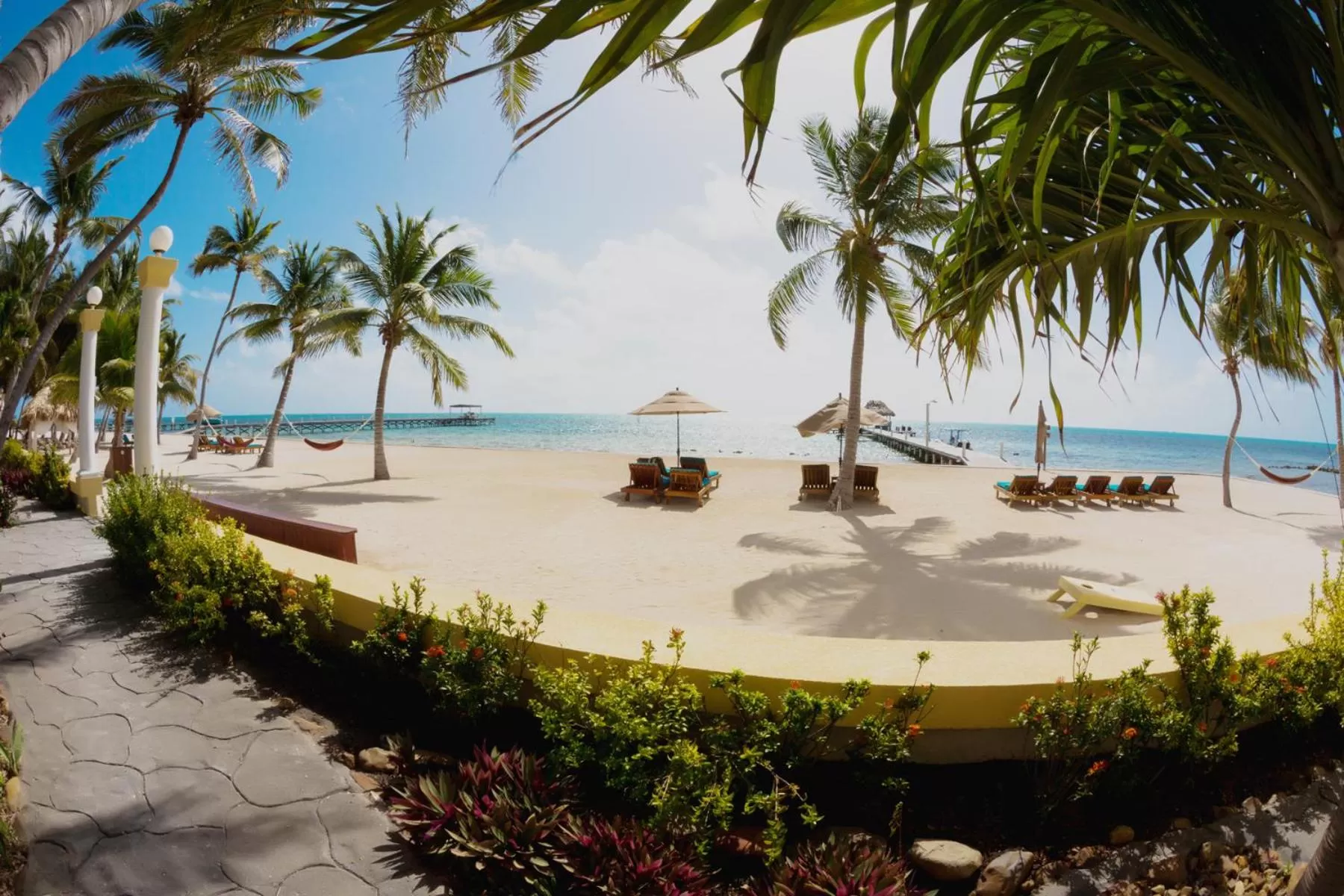 Beach in Pelican Reef Villas Resort