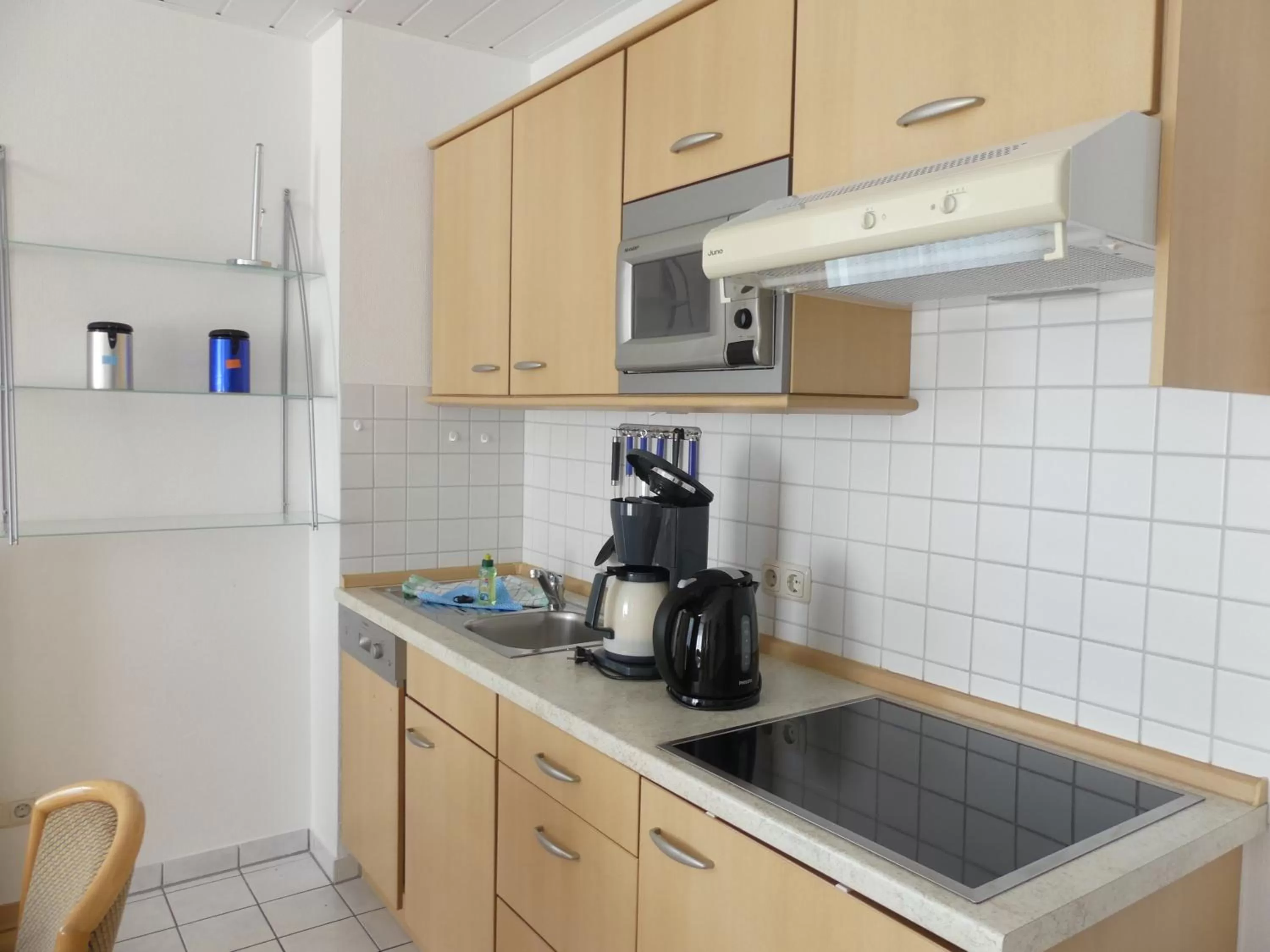 Kitchen or kitchenette, Kitchen/Kitchenette in Apartmenthaus Binzer Sterne