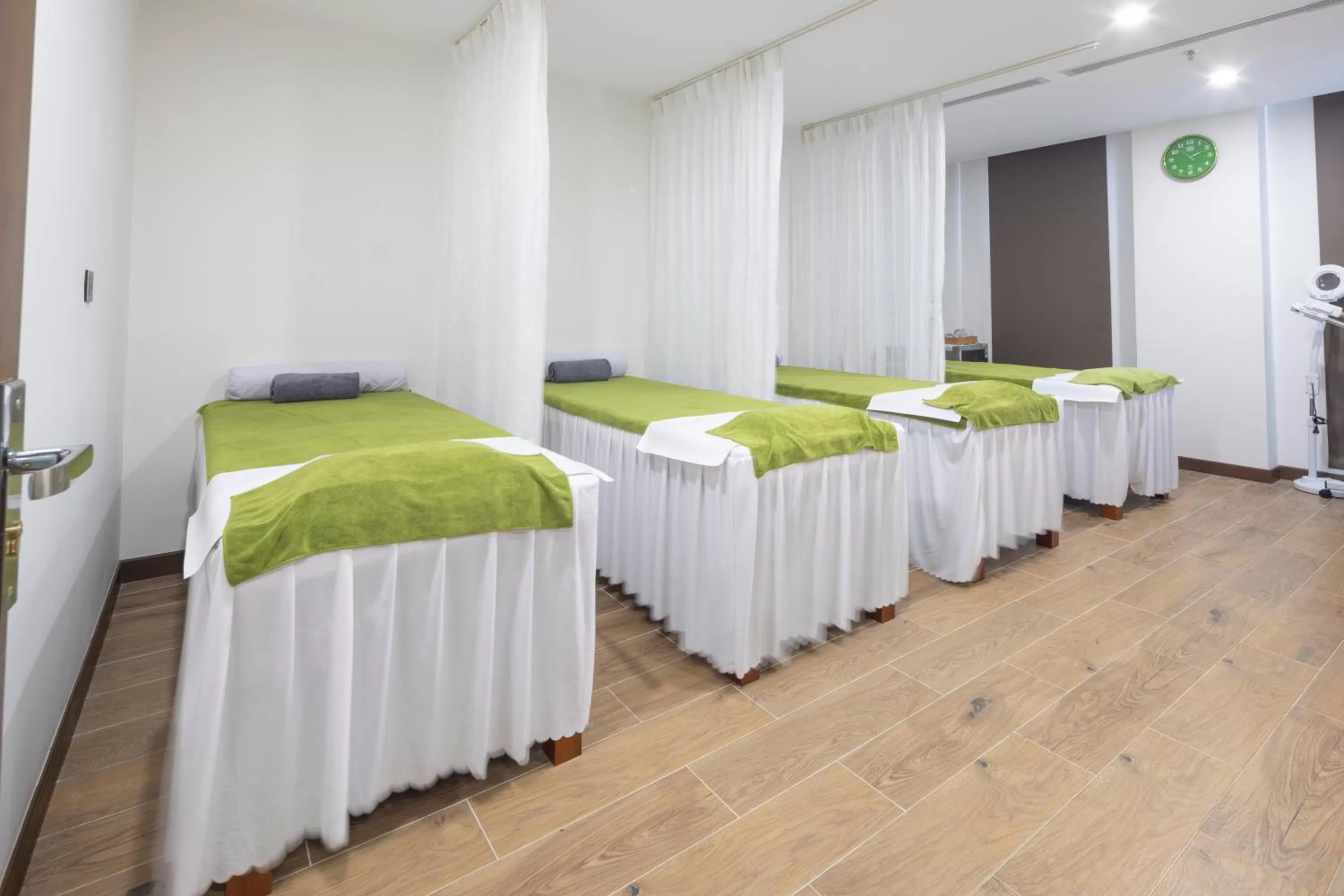Spa and wellness centre/facilities, Bed in Miracle Luxury Nha Trang