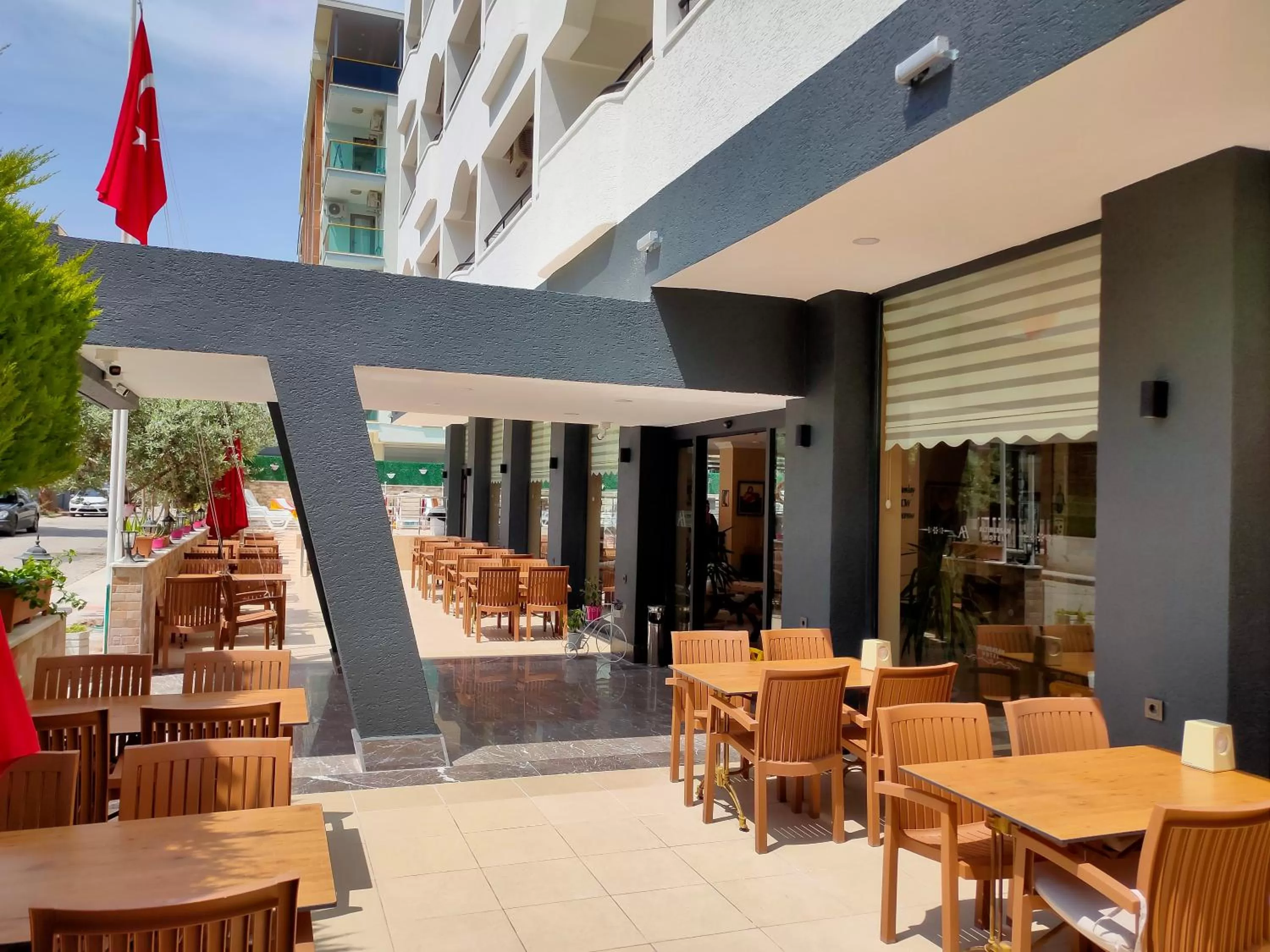 Restaurant/places to eat in Altinersan Hotel