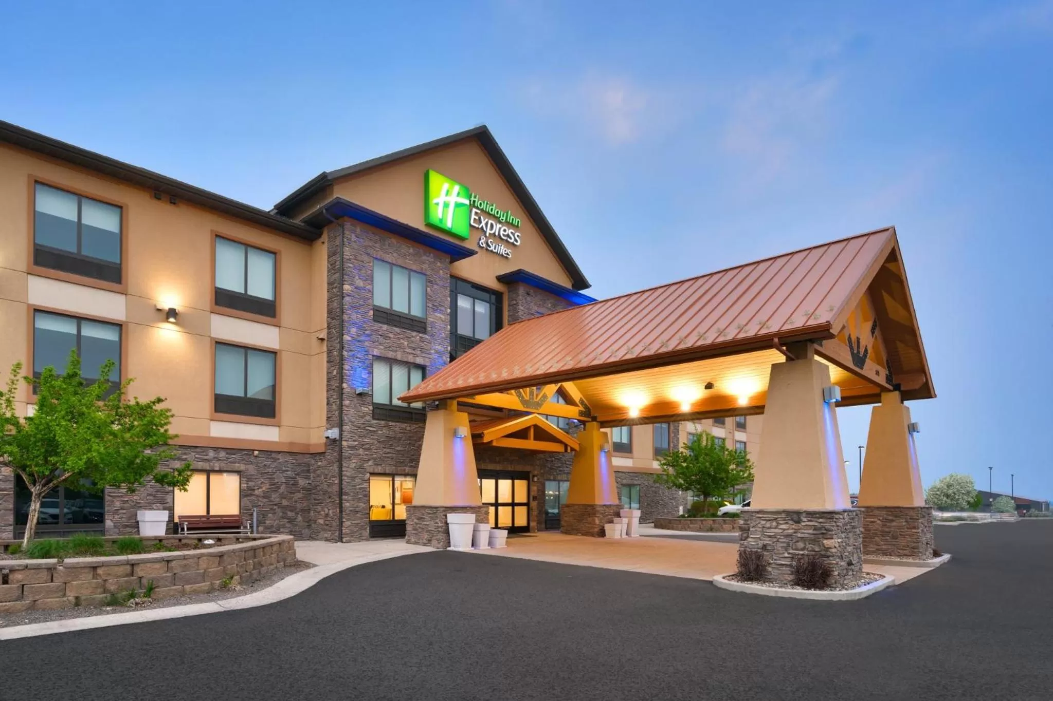 Property building in Holiday Inn Express and Suites Helena by IHG