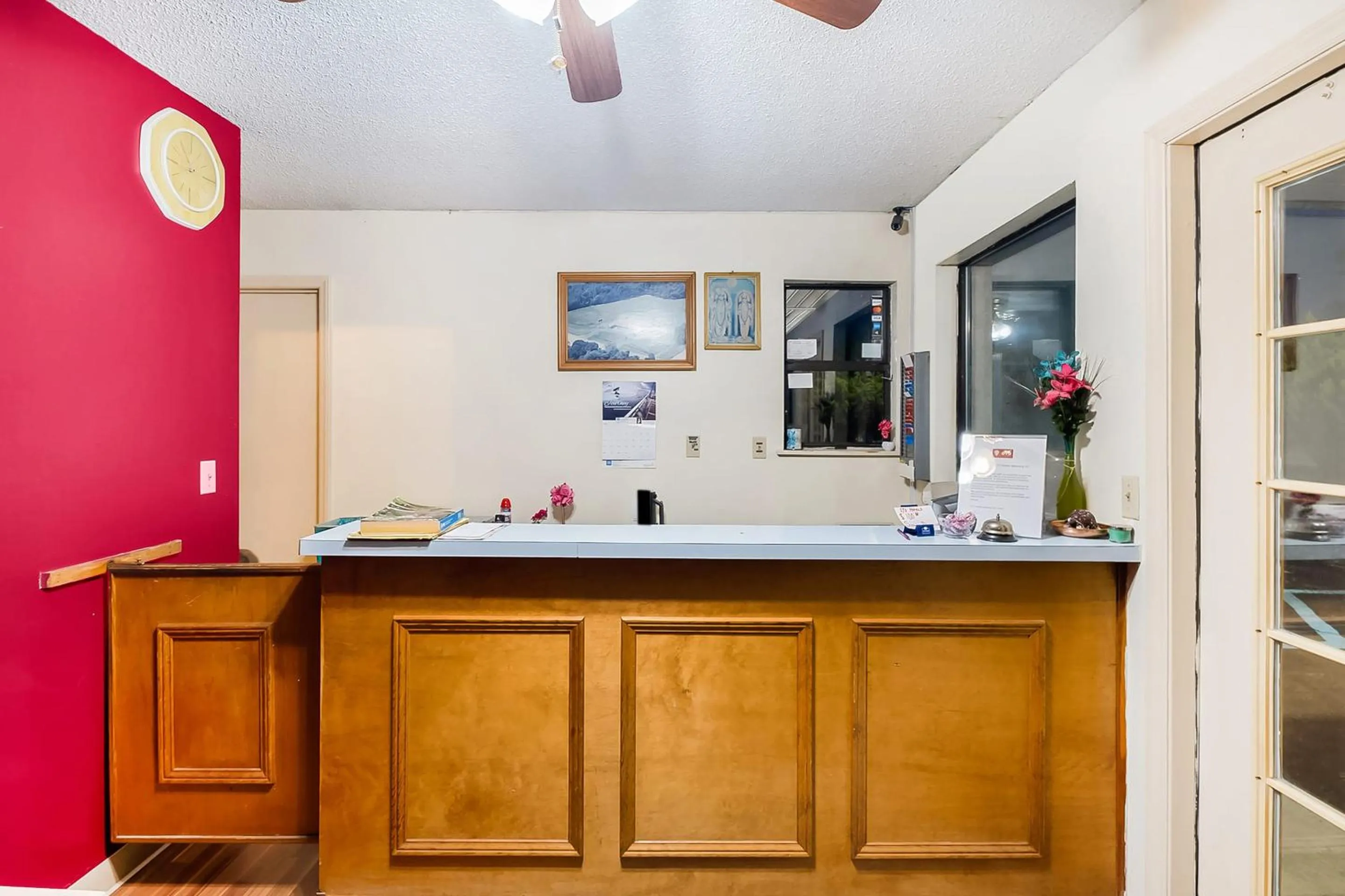 Lobby or reception in OYO Hotel Manning SC