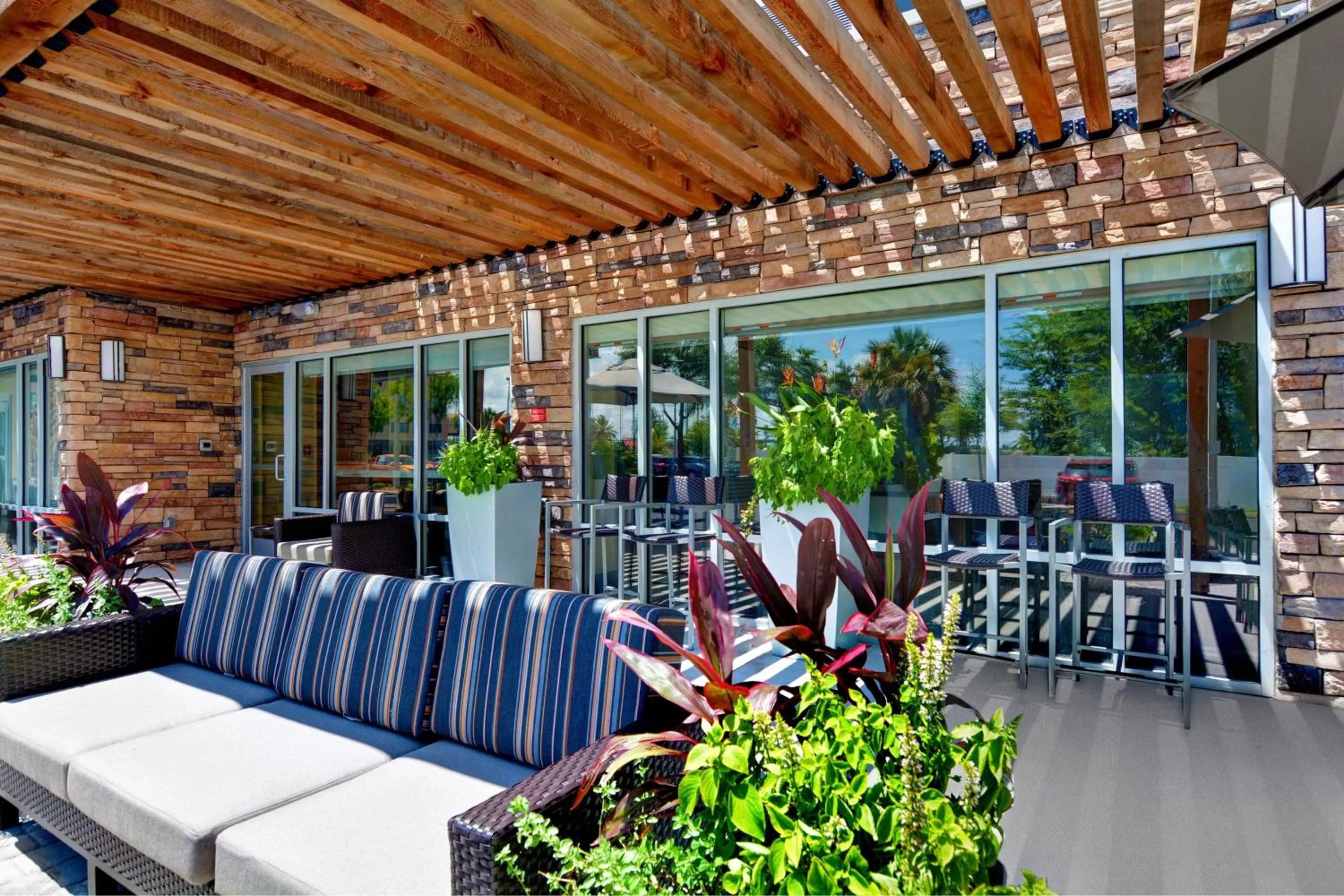 Lounge or bar in TownePlace Suites by Marriott Jacksonville East