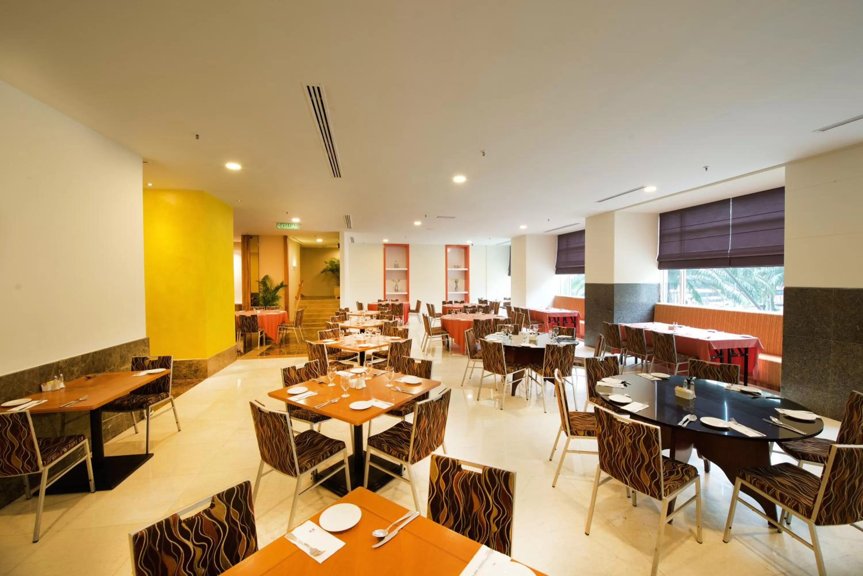 Restaurant/places to eat in Hotel Royal Kuala Lumpur