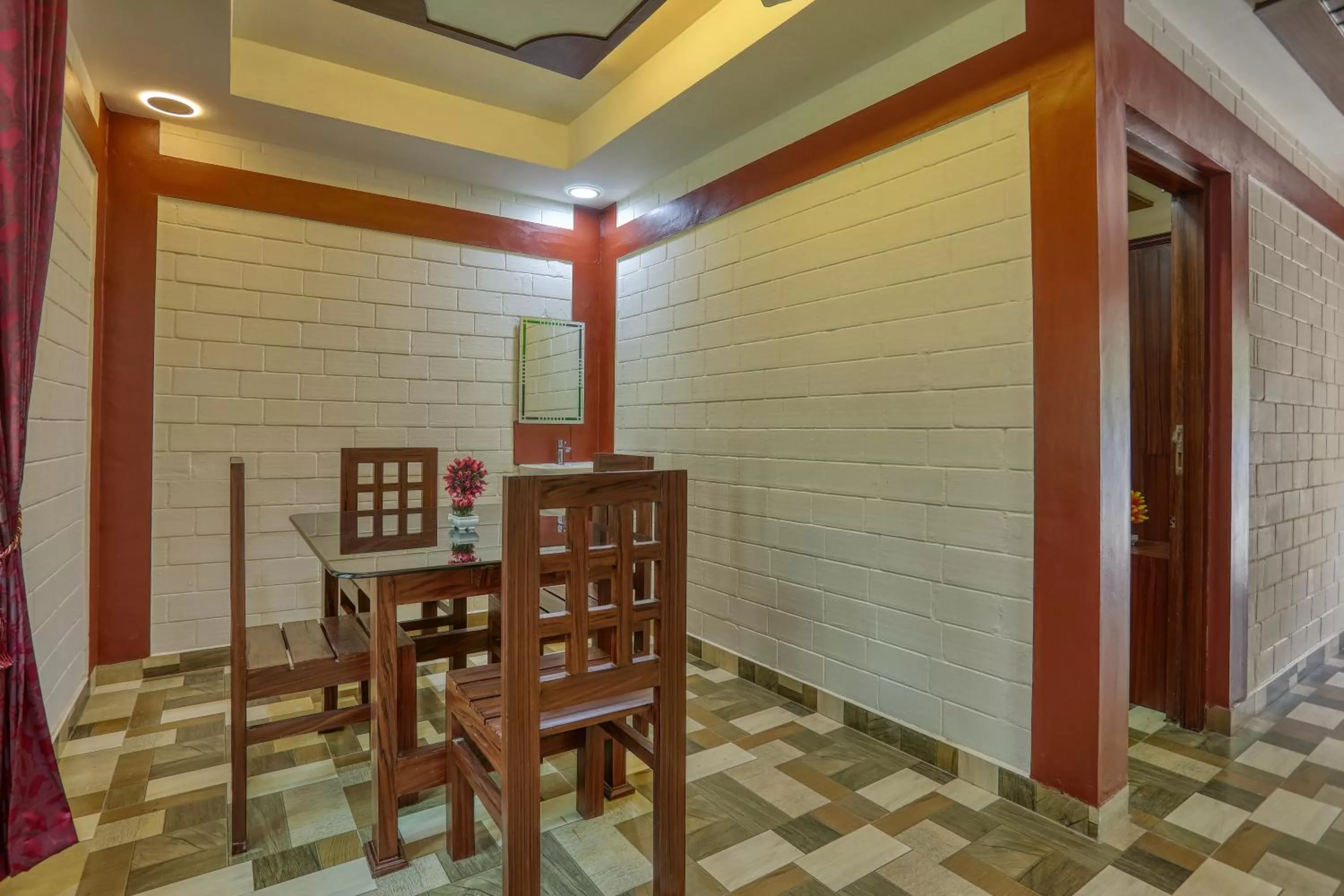 Dining area in LEISURE VALLEY BEACH RESORT